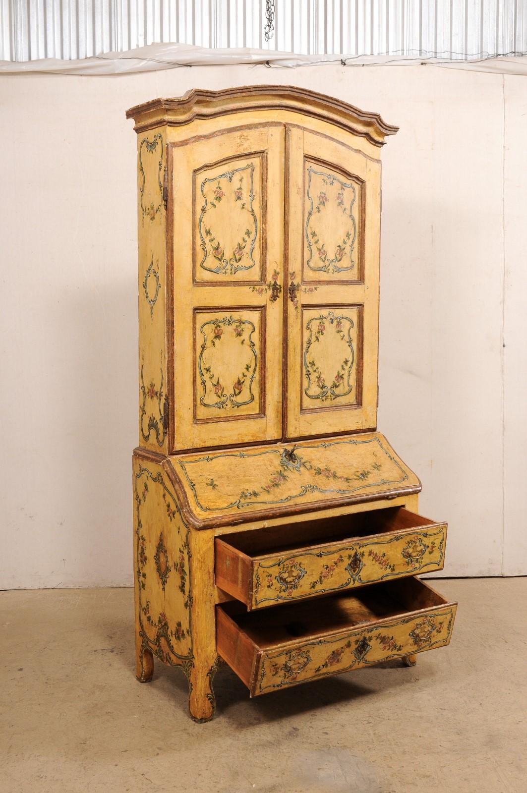 18th C. Venetian Tall Secretary Cabinet with Beautiful Hand-Painted Finish In Good Condition For Sale In Atlanta, GA