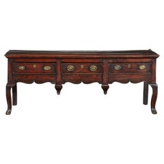 XVIIIe siècle Commode galloise vernaculaire Chippendale