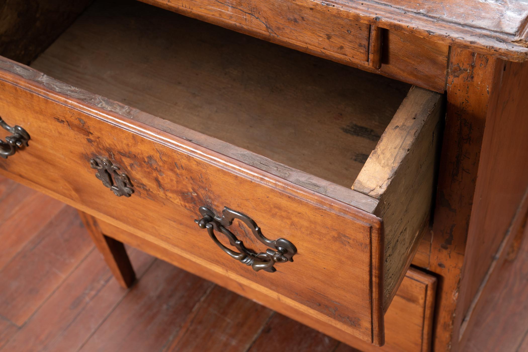 18th Century Walnut Petit Commode 1