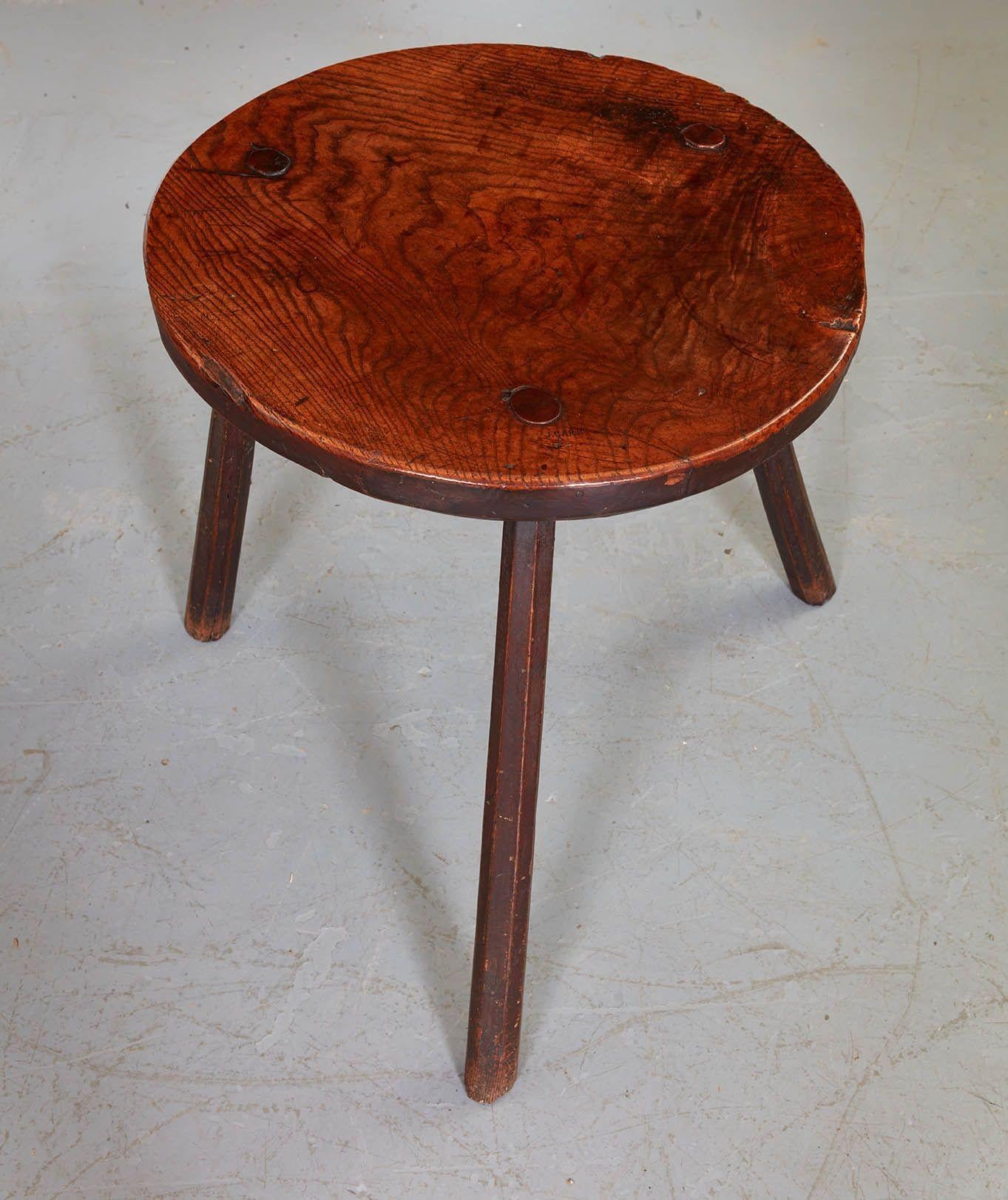 18th Century and Earlier 18th c. Welsh Cheese Top Cricket Table For Sale