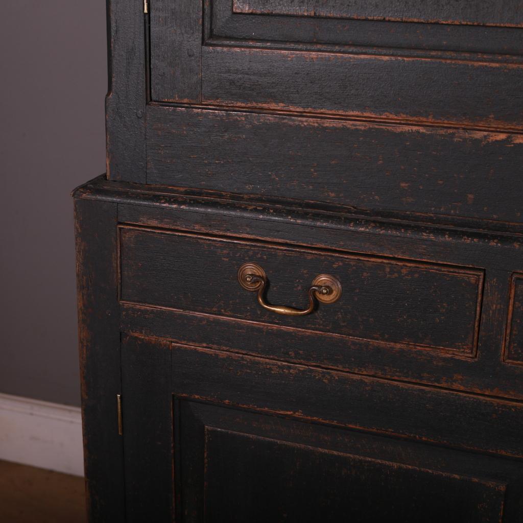 18th C Welsh Linen Cupboard In Fair Condition In Leamington Spa, Warwickshire