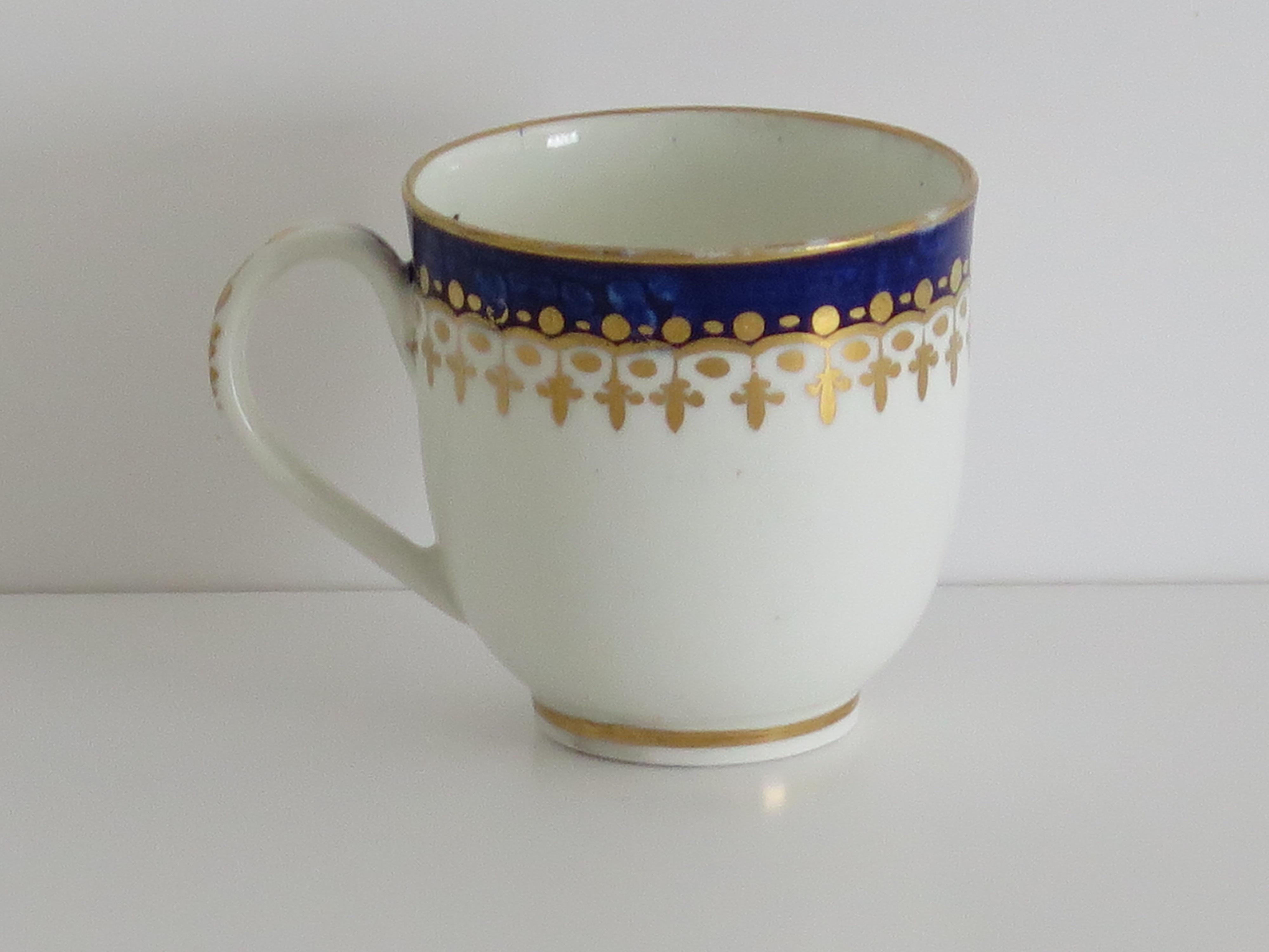18th C Worcester Porcelain Trio of Coffee Cup Tea Bowl and Saucer, circa 1780 For Sale 5