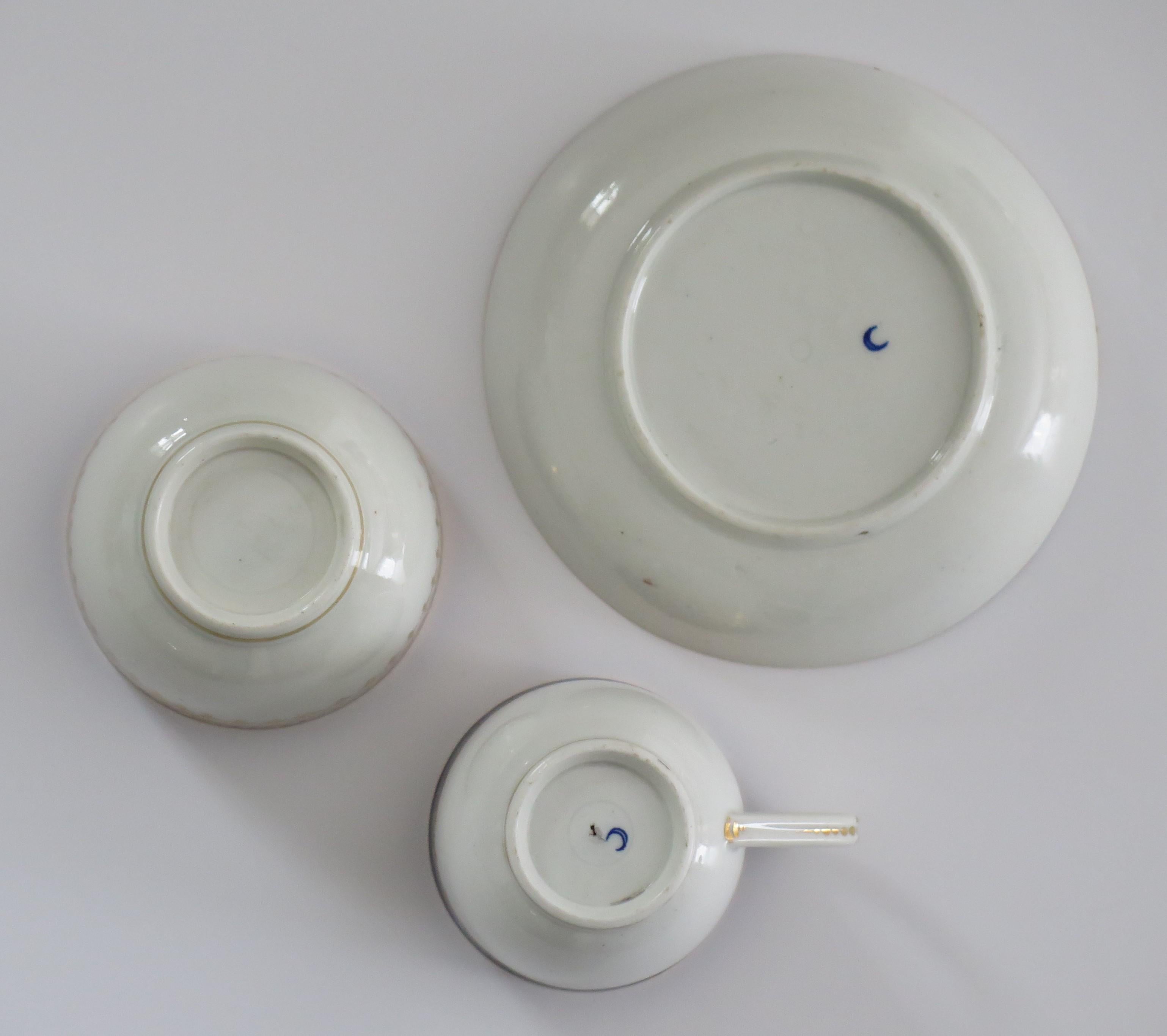 18th C Worcester Porcelain Trio of Coffee Cup Tea Bowl and Saucer, circa 1780 For Sale 8