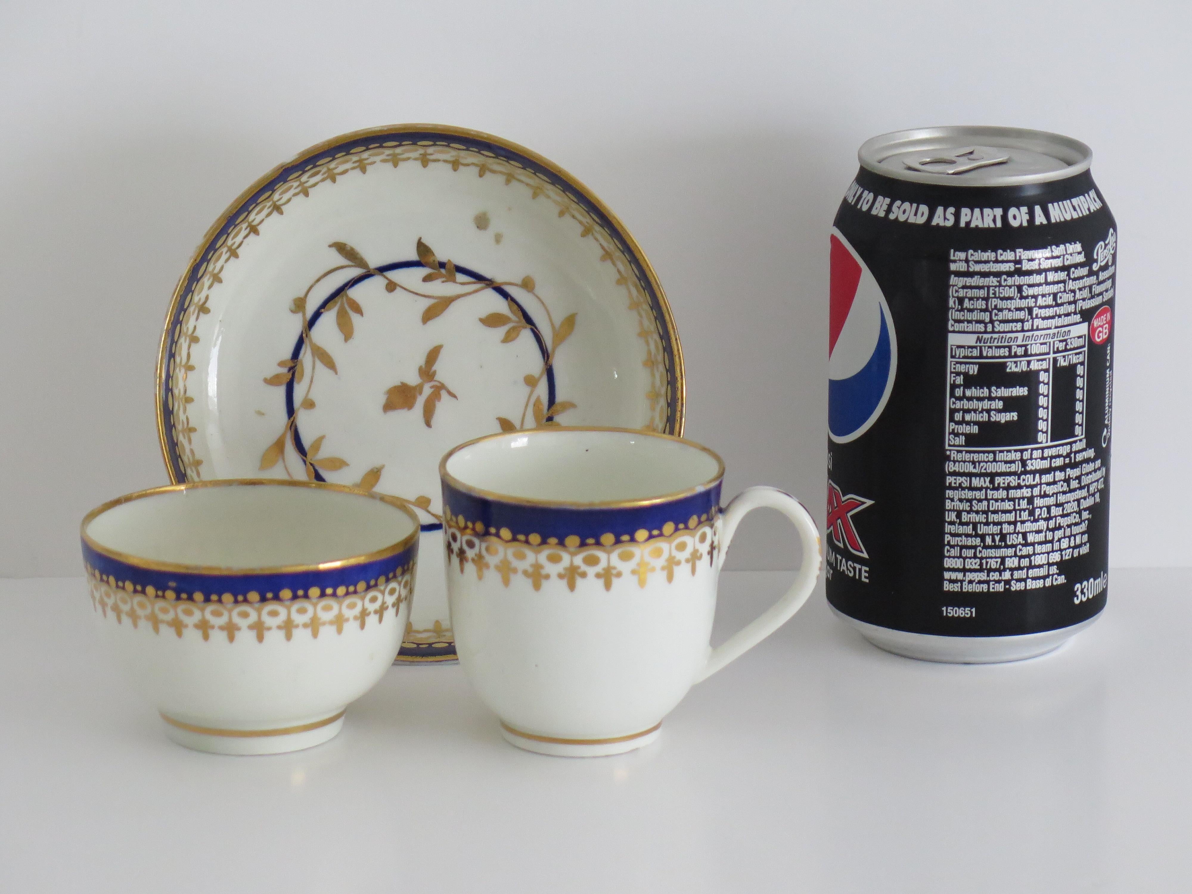 A.C.I.C. Trio en porcelaine de Worcester composé d'une tasse à café, d'un bol à thé et d'une soucoupe, vers 1780 en vente 11