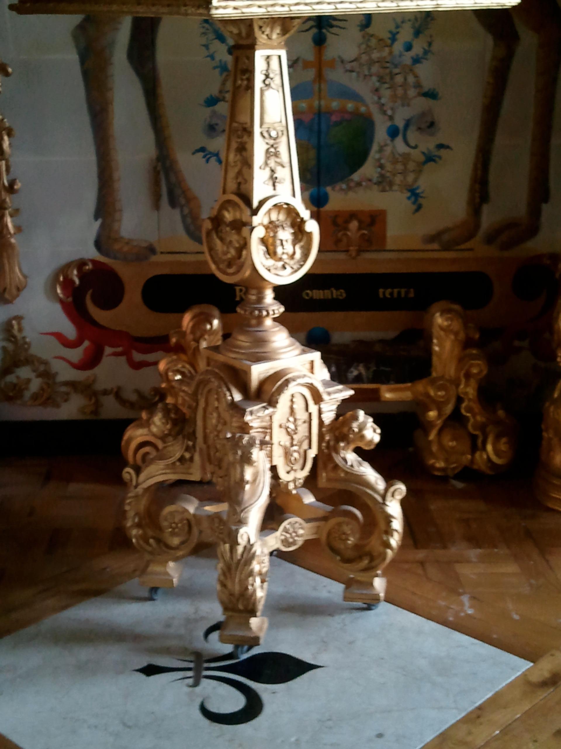 18th Century Louis XV Lectern / Lutrin w Ornate Multiple Carved Heads, Giltwood For Sale 7