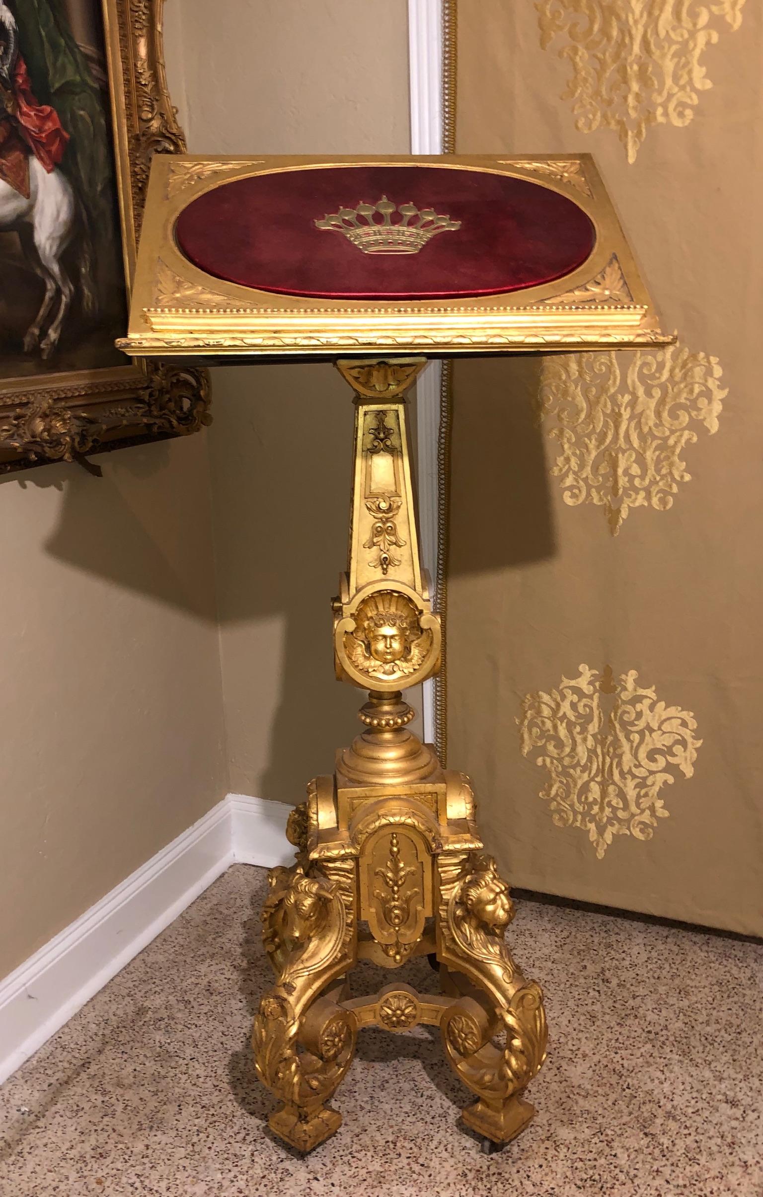 18th Century Louis XV Lectern / Lutrin w Ornate Multiple Carved Heads, Giltwood In Good Condition For Sale In Fort Lauderdale, FL