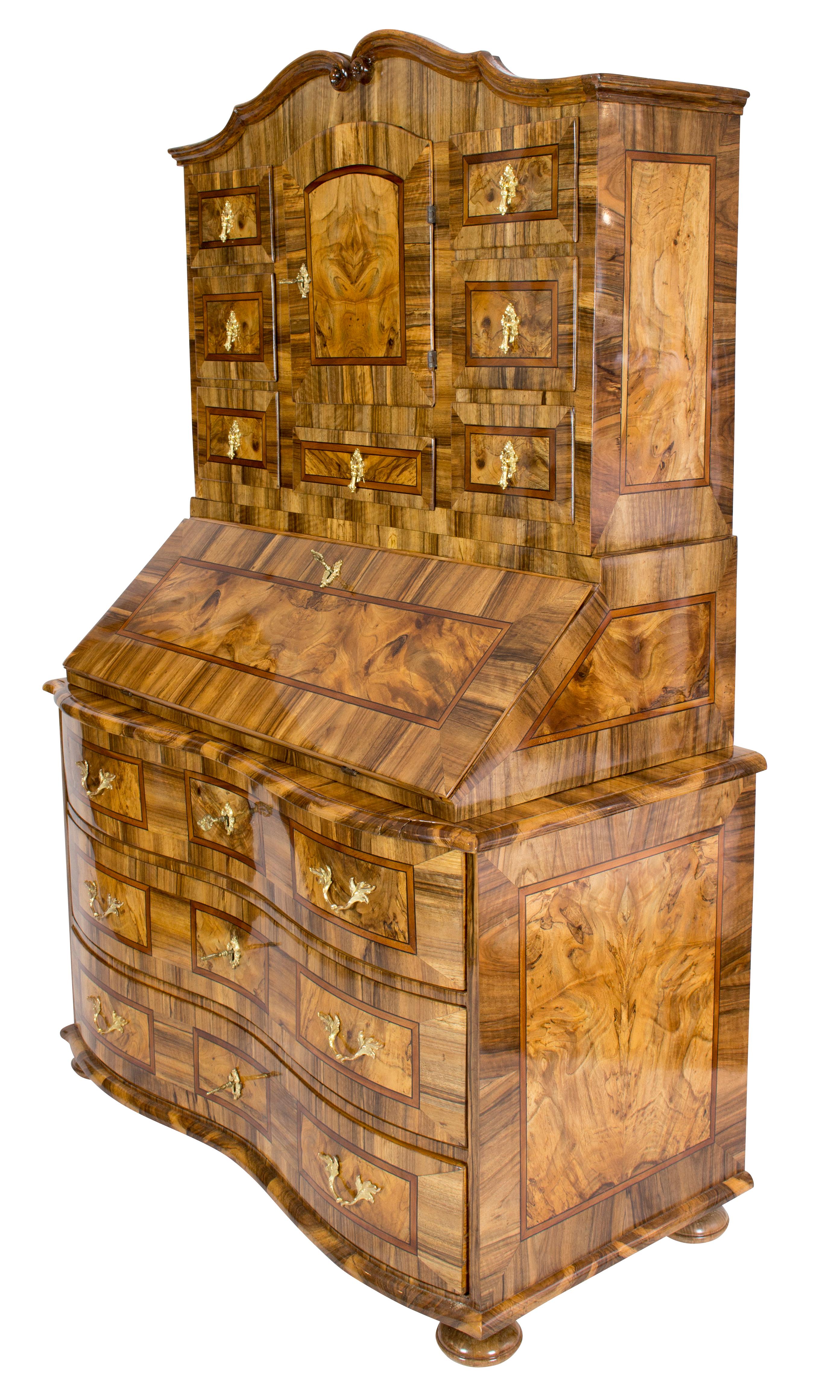 18th Centurey Baroque Walnut Tabernacle / Secretaire For Sale 4