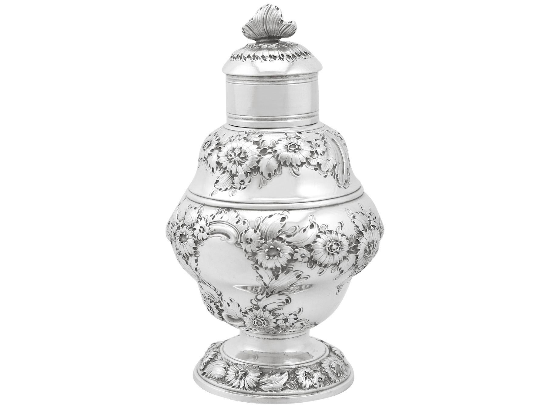 Georgian Sterling Silver Set of Two Tea Caddies In Excellent Condition For Sale In Jesmond, Newcastle Upon Tyne