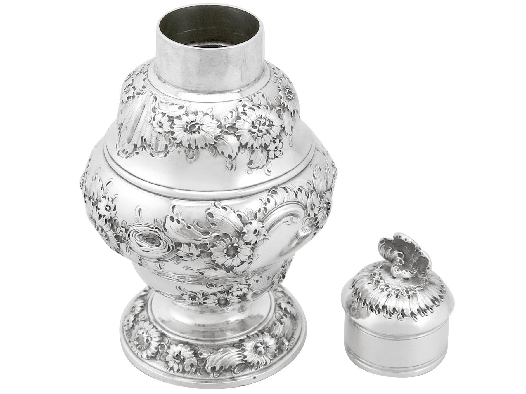 18th Century Georgian Sterling Silver Set of Two Tea Caddies For Sale