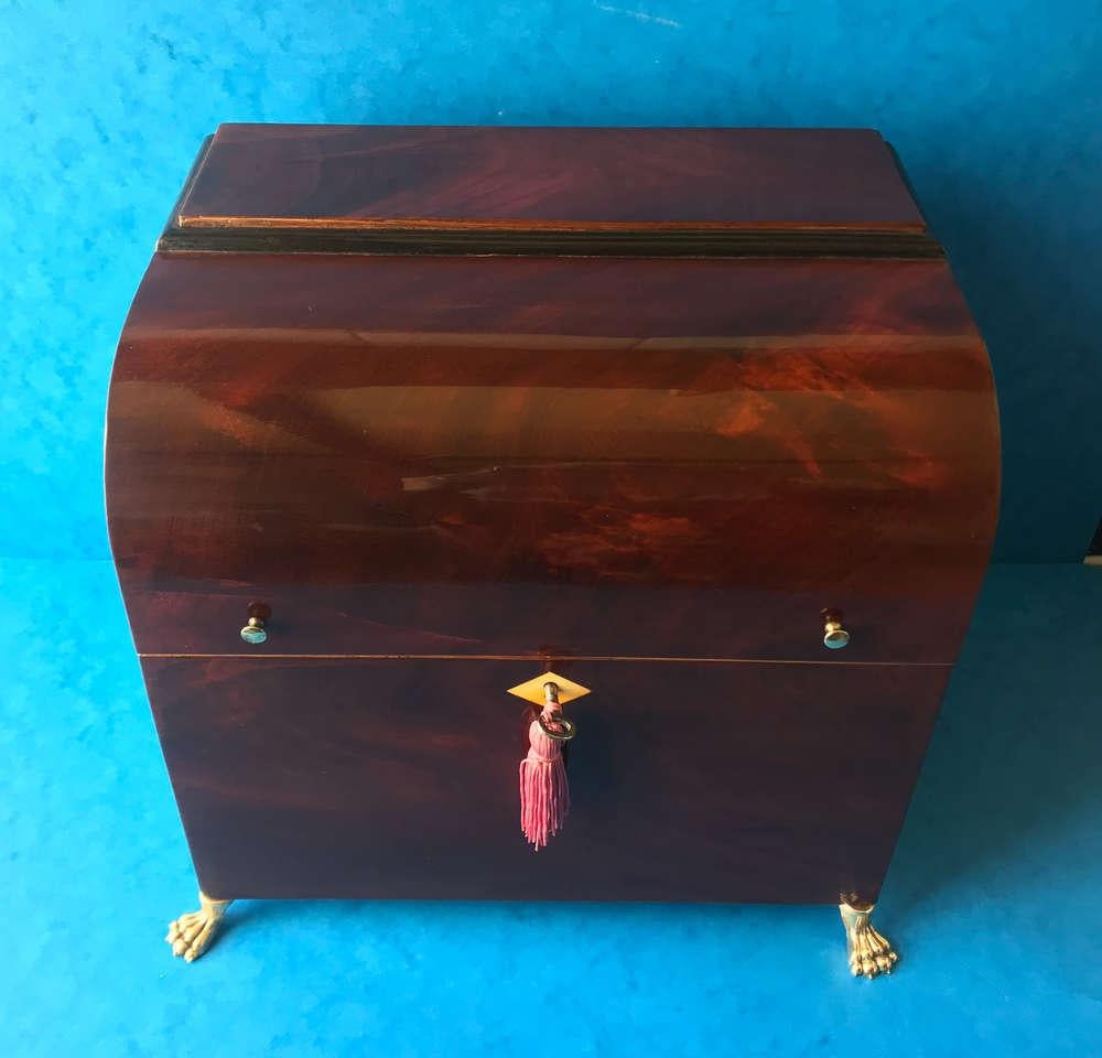 18th Century 1790 Mahogany Dutch Decanter Box In Good Condition For Sale In Windsor, Berkshire