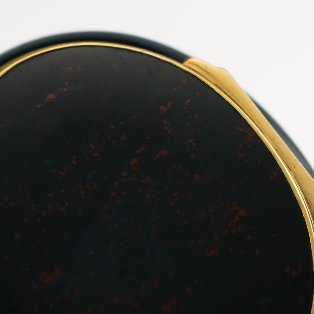 18th Century 18-Karat Gold-Mounted Hardstone Snuff Box, circa 1790 3