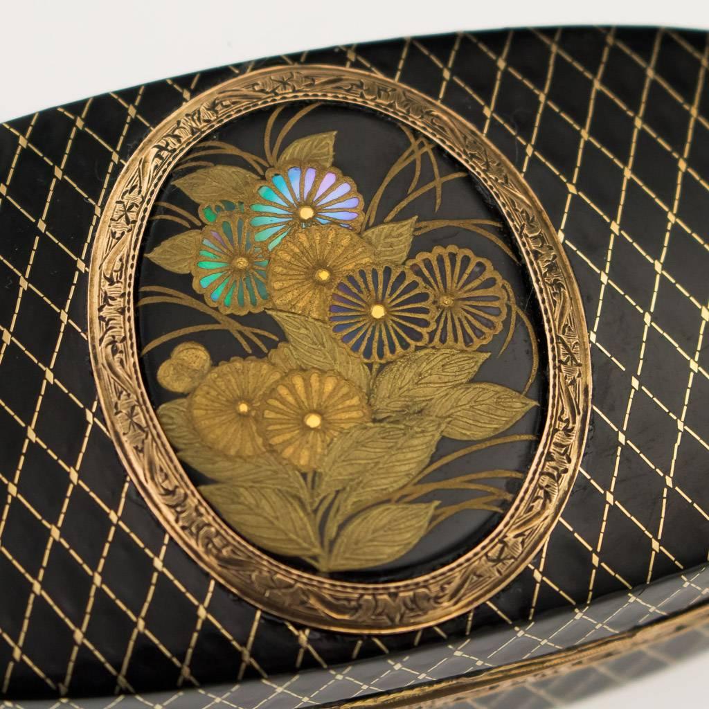18th Century 18-Karat Gold-Mounted and Japanese Lacquer Snuff Box, circa 1780 4
