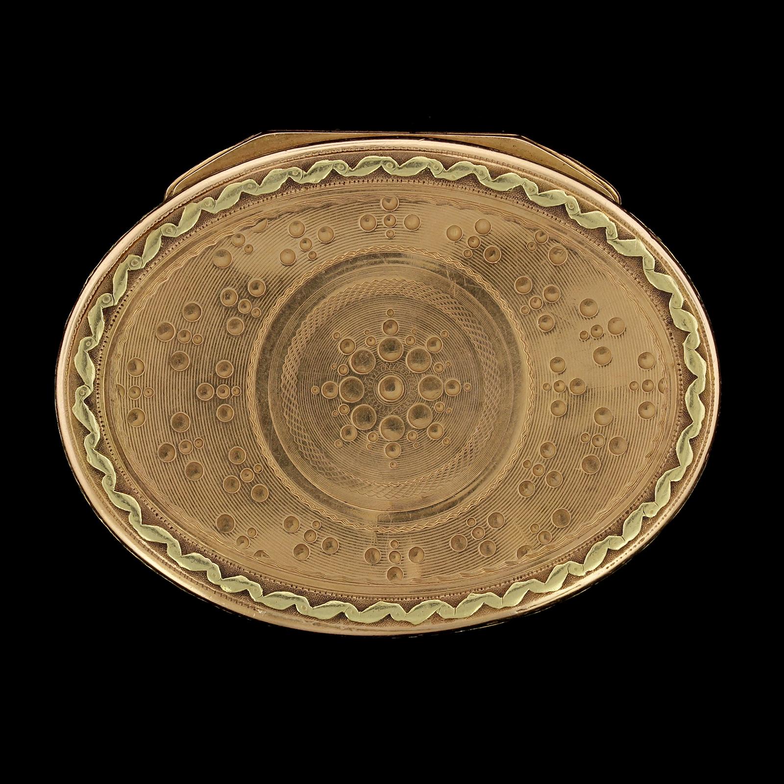 Women's or Men's 18th Century 18 Karat Gold Snuff Box, Possibly Switzerland For Sale