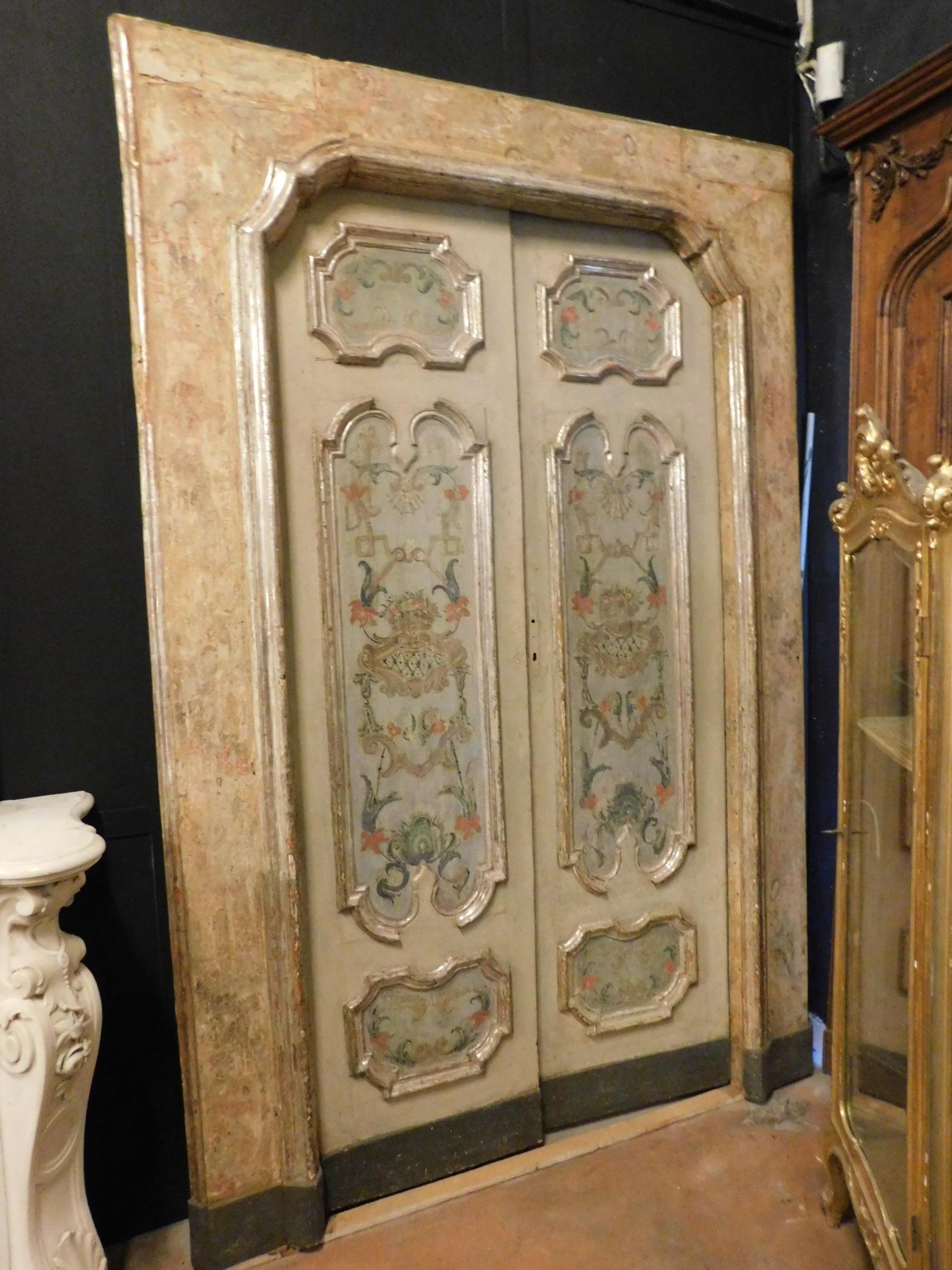N. 2 antique Italian wood lacquered doors with silver frames, 18th century, different widths, the one of the photo is max cm 190 x H 275 with frame, passage light cm 132 x 246 H, simple back, the other is slightly smaller, come from a noble family