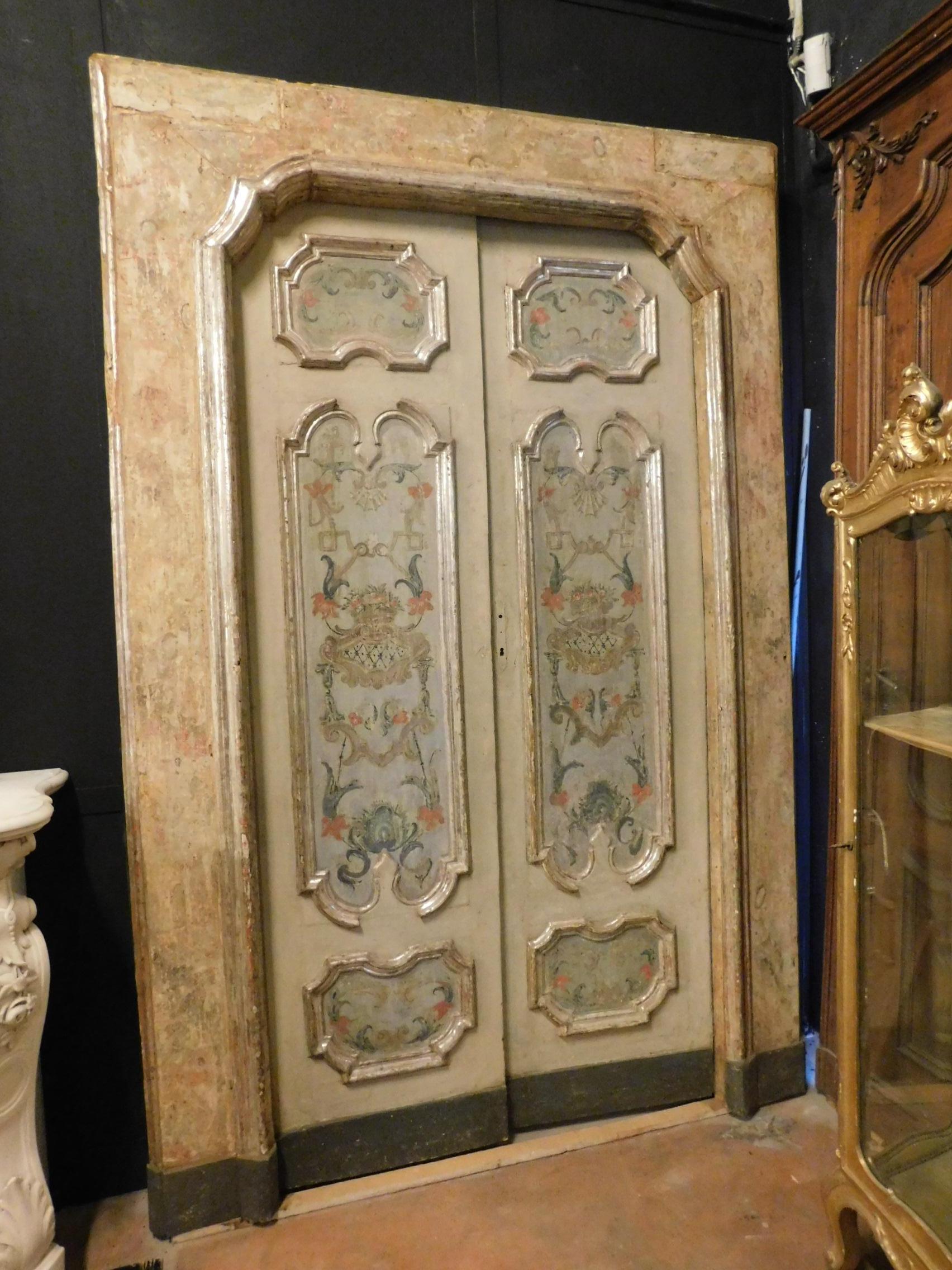 18th Century 2 Wooden Lacquered and Silvered Doors with Frame, Italy, Original In Good Condition In Cuneo, Italy (CN)
