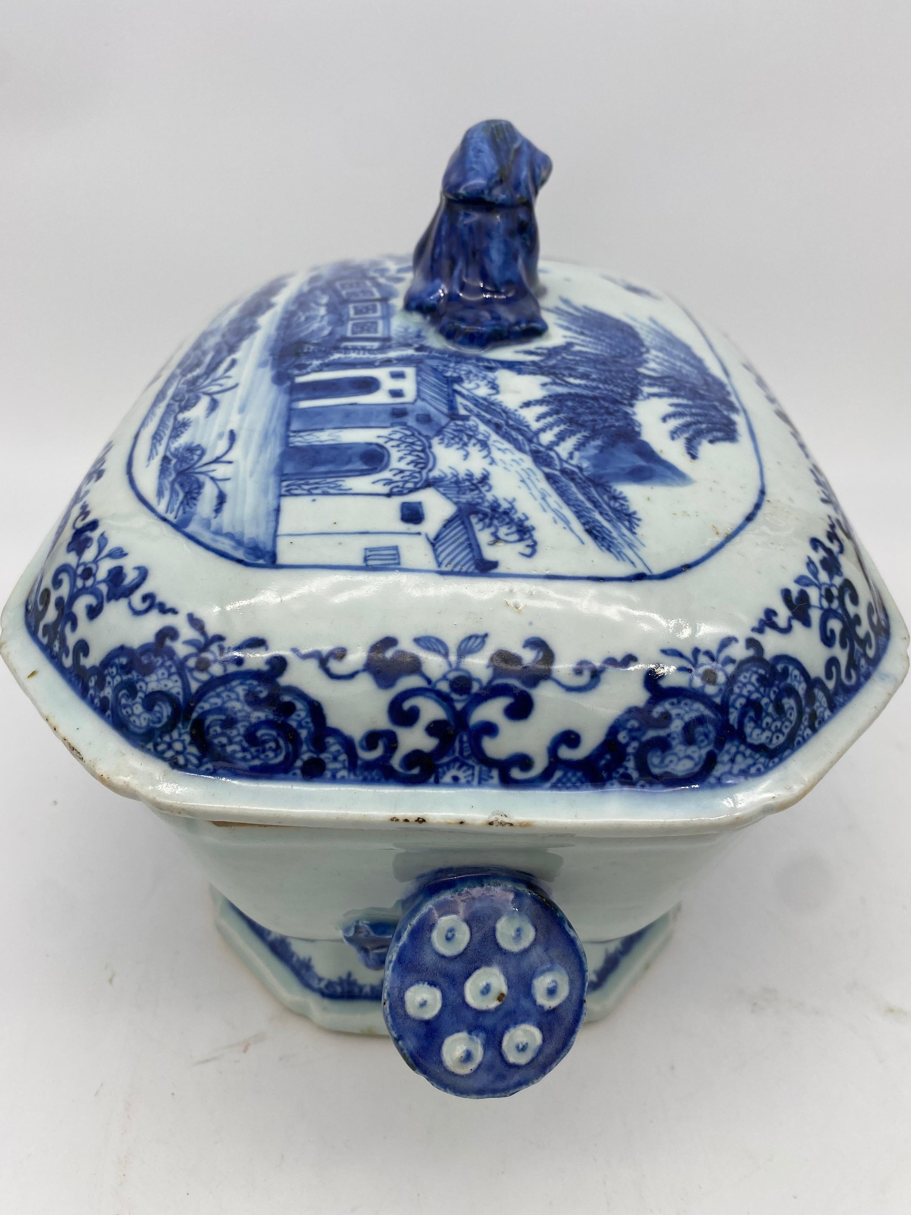 18th Century Blue and White Chinese Porcelain Tureen and Cover For Sale 5