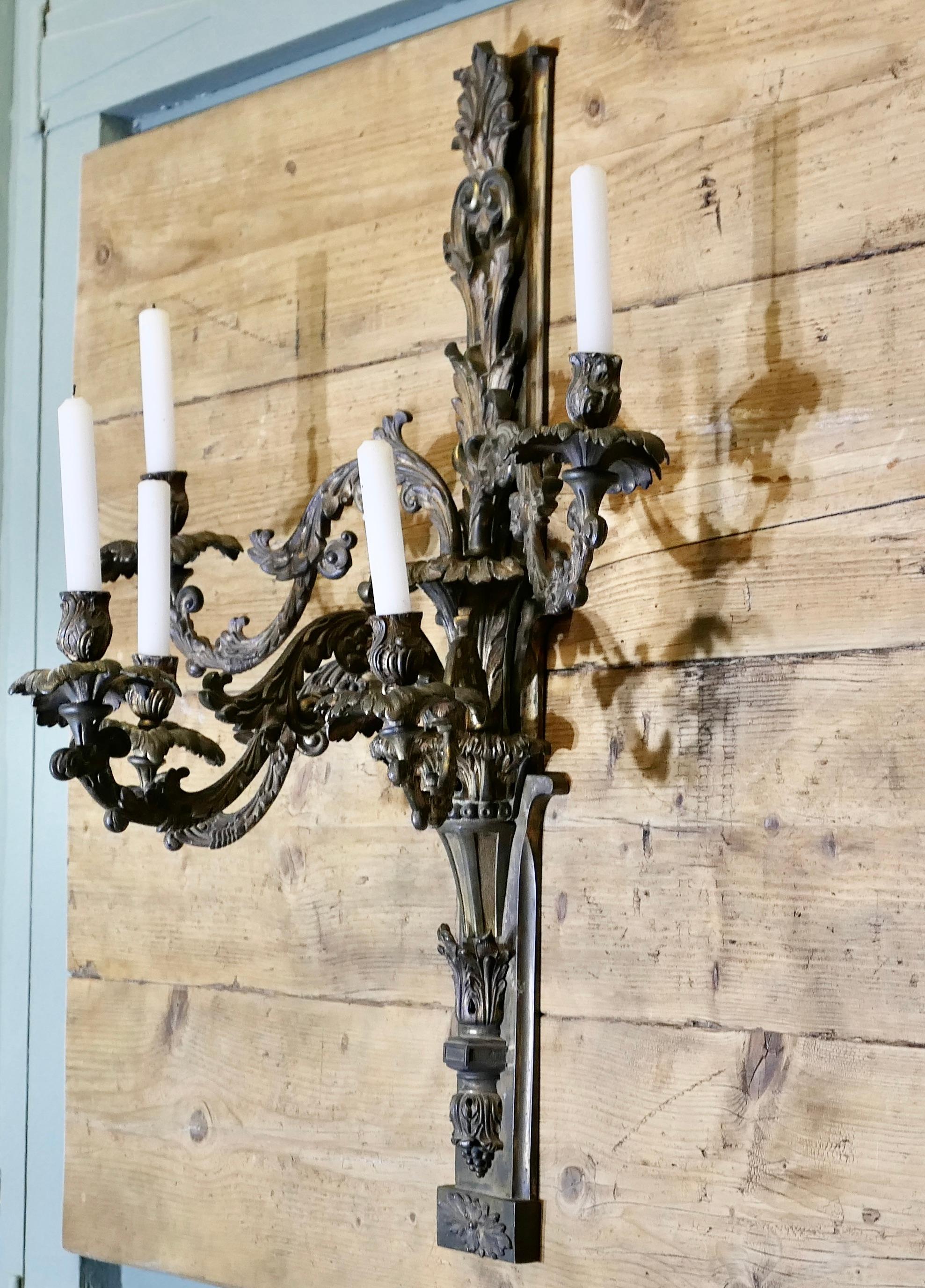 Candelabro de pared de 5 brazos del siglo XVIII en venta 5