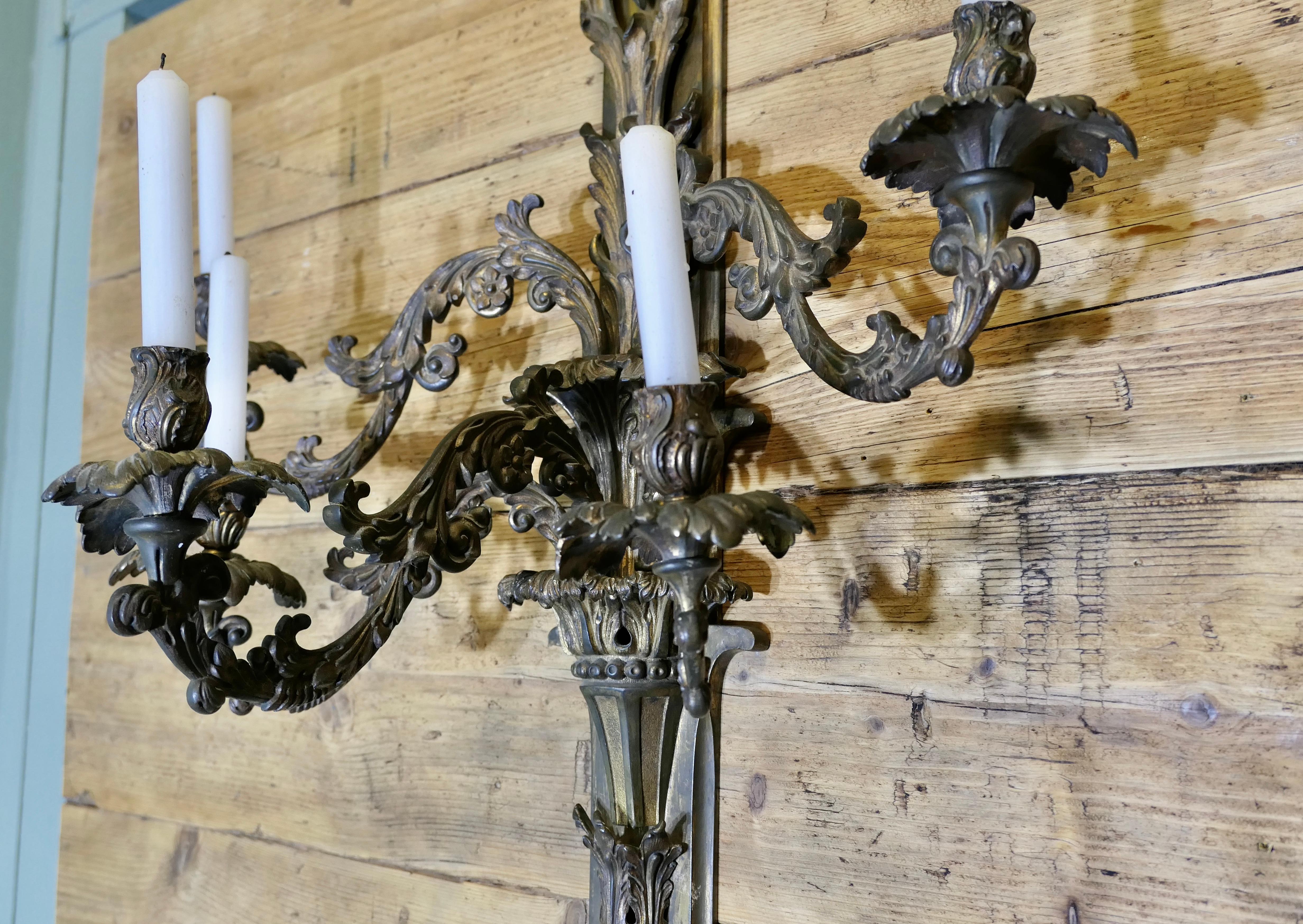 Candelabro de pared de 5 brazos del siglo XVIII en venta 3