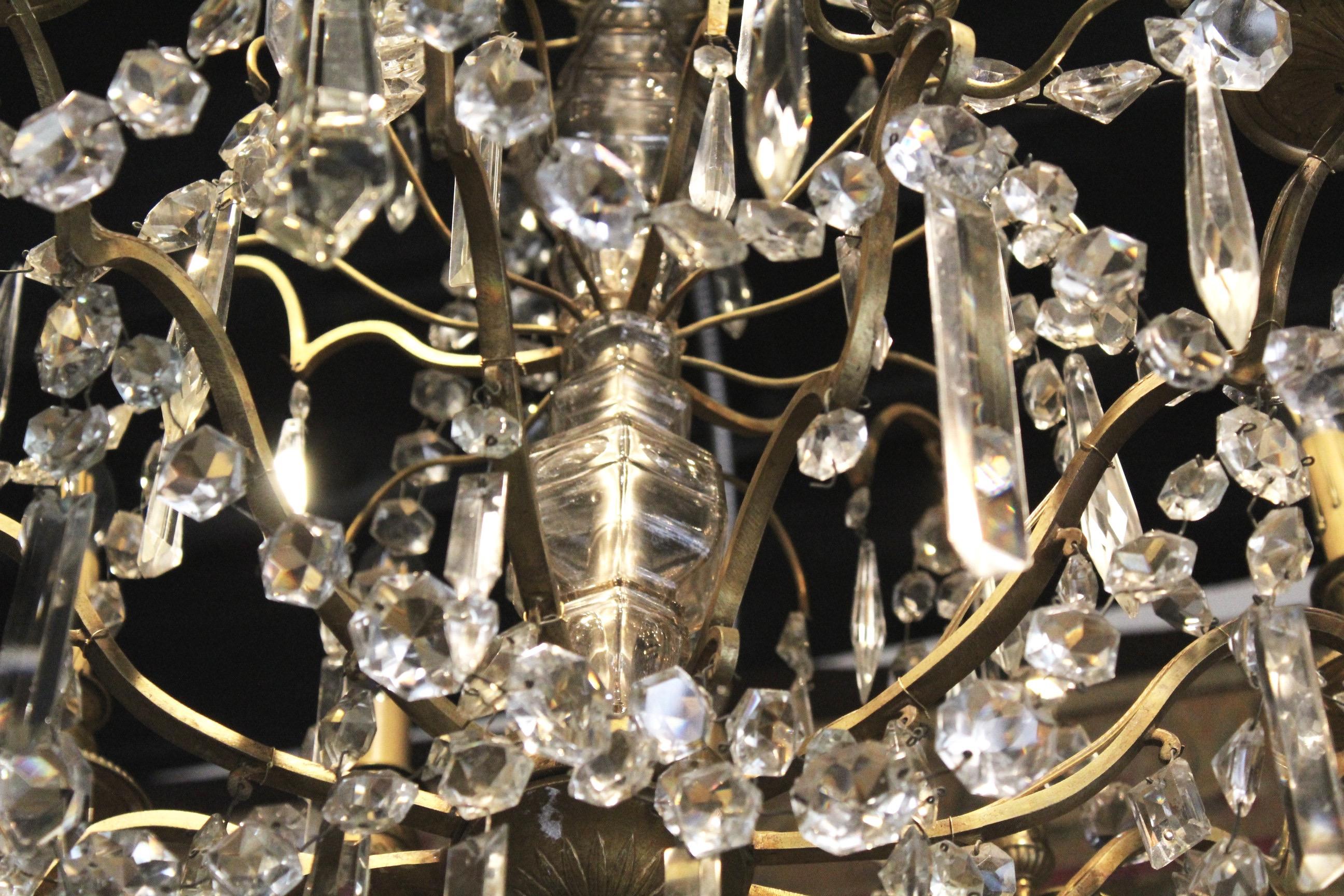 Louis XV 18th Century 9-Light French Gilt Bronze and Crystal Chandelier For Sale