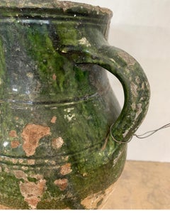 Aegeanisches Steingutgefäß aus dem 18. Jahrhundert mit grüner Glasur