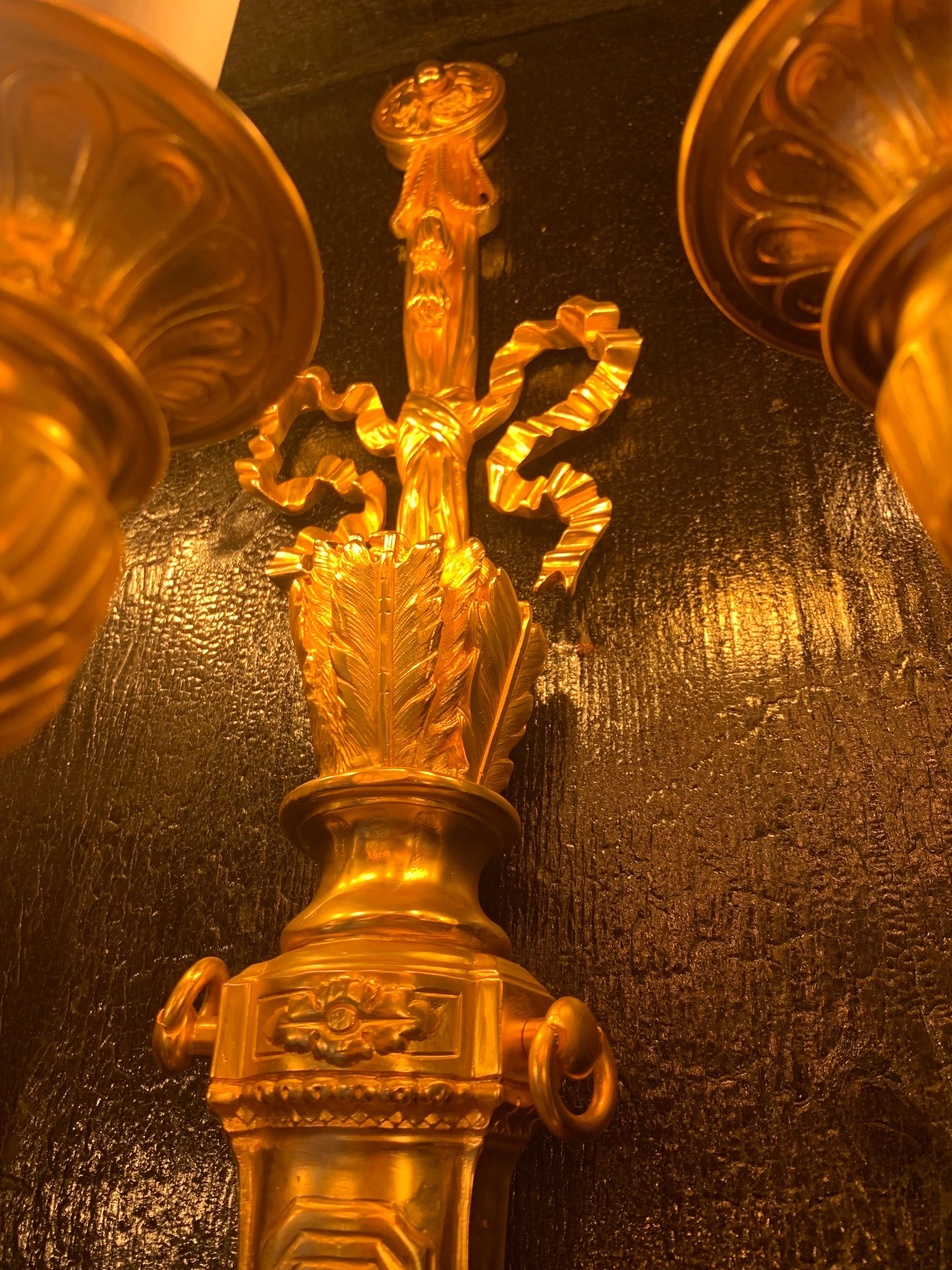 Ambassade-Wandleuchte aus dem 18. Jahrhundert mit 5 Lichtern aus vergoldeter Bronze im Angebot 2