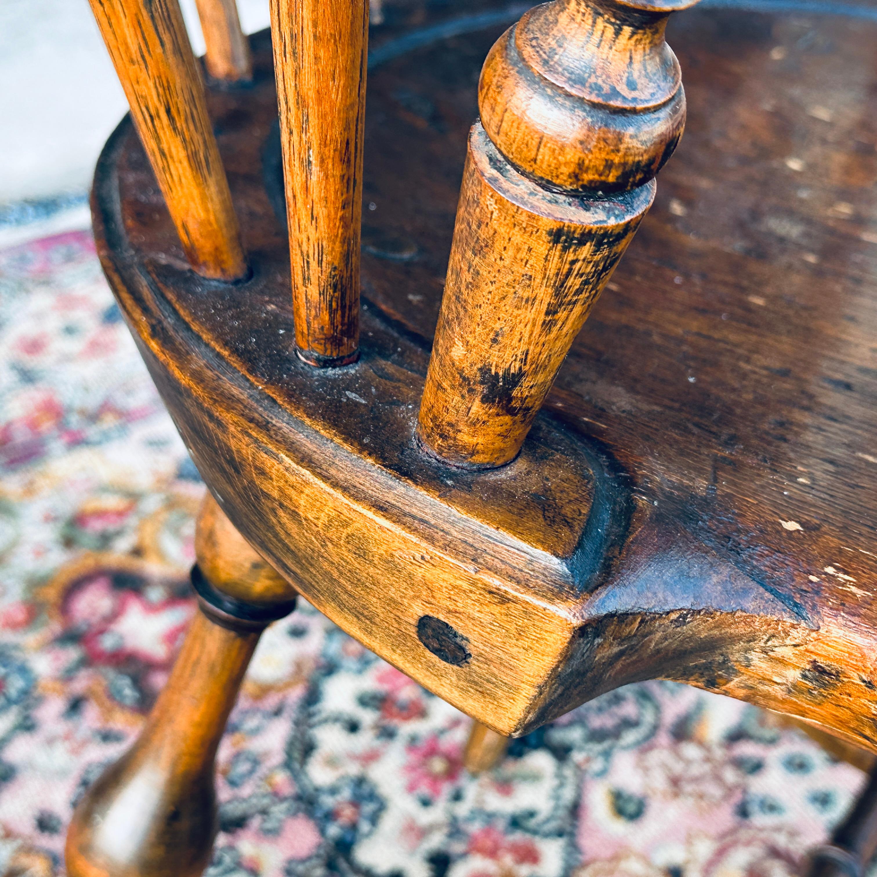 18th Century American Antique Continuous Arm Windsor Chair 5