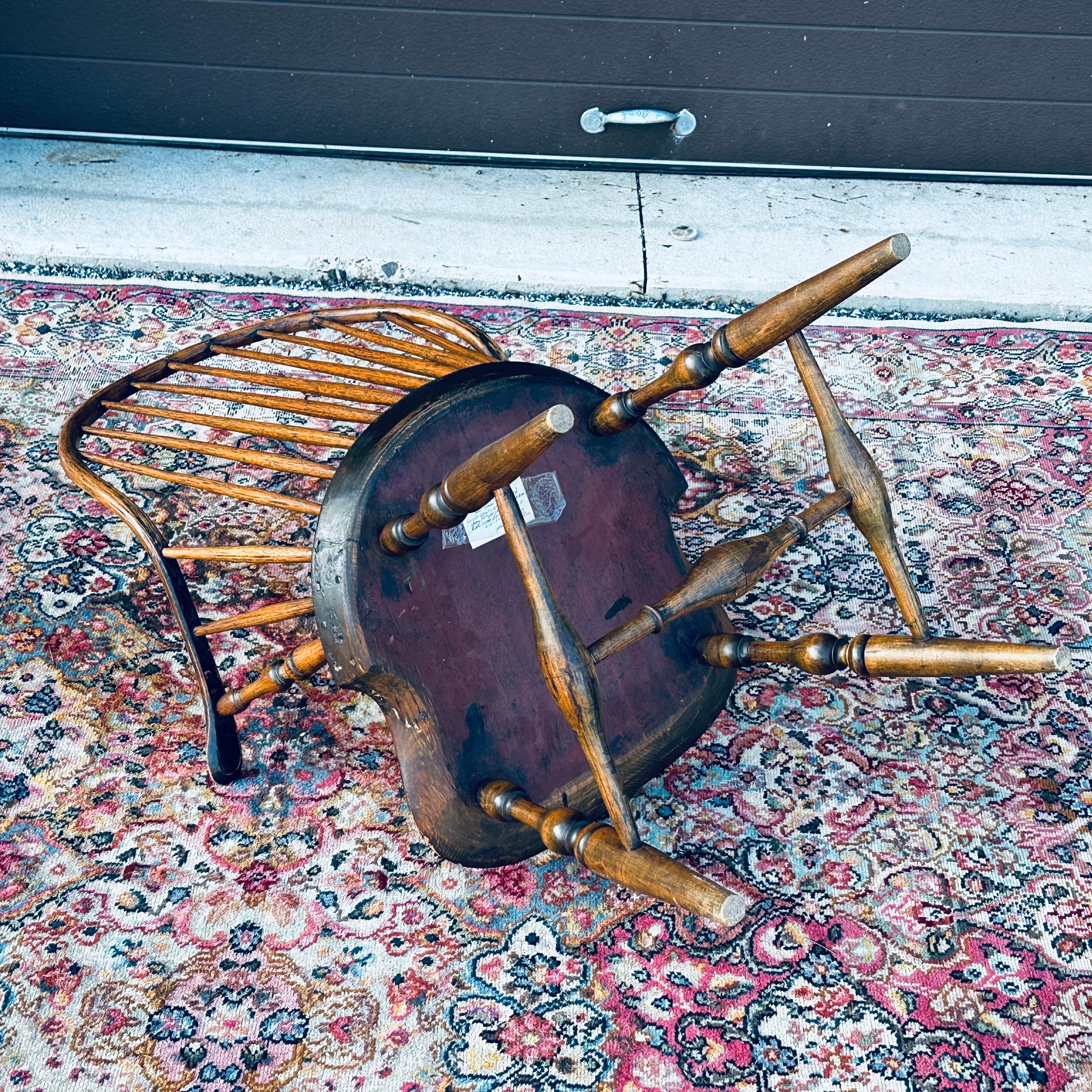 18th Century American Antique Continuous Arm Windsor Chair 9