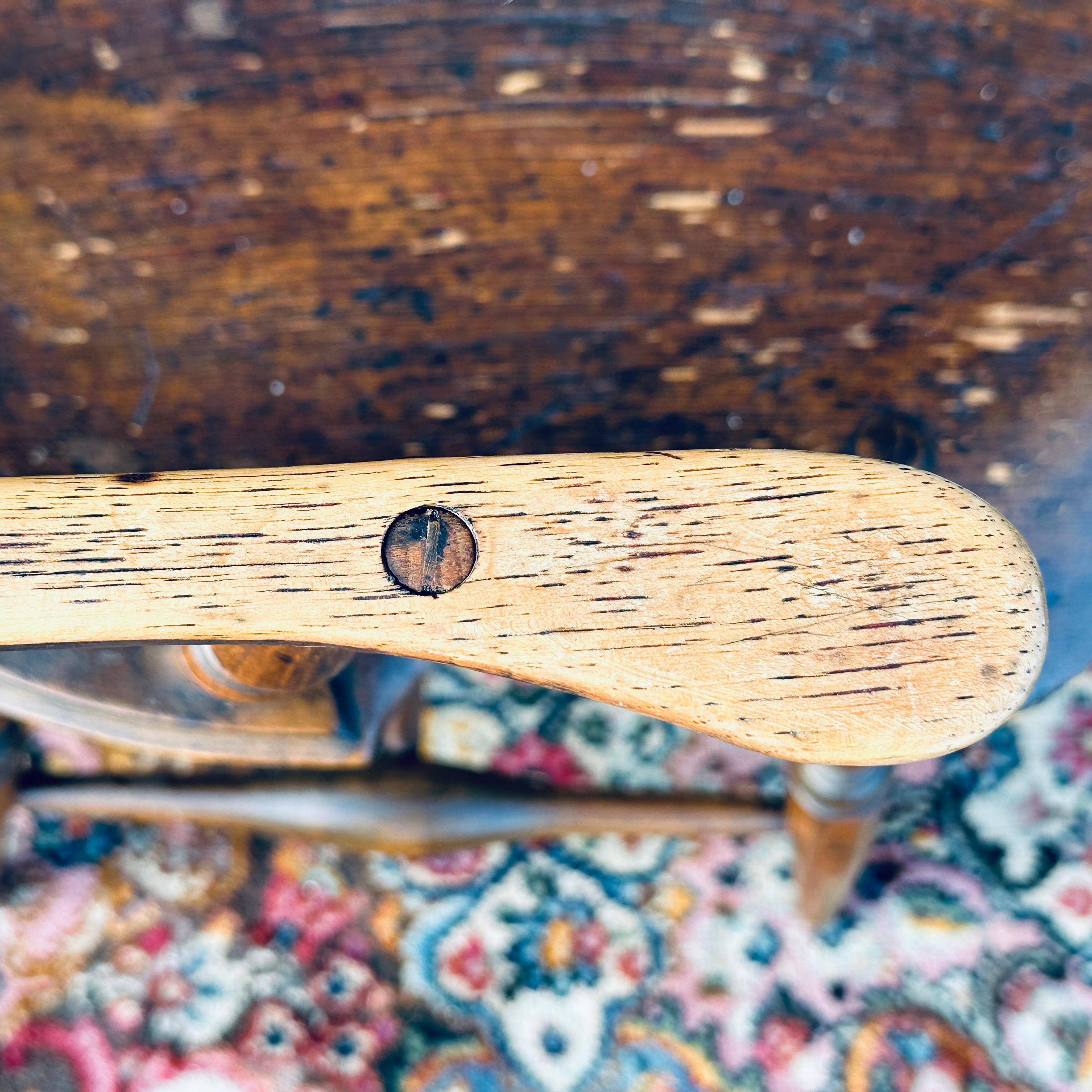 Wood 18th Century American Antique Continuous Arm Windsor Chair