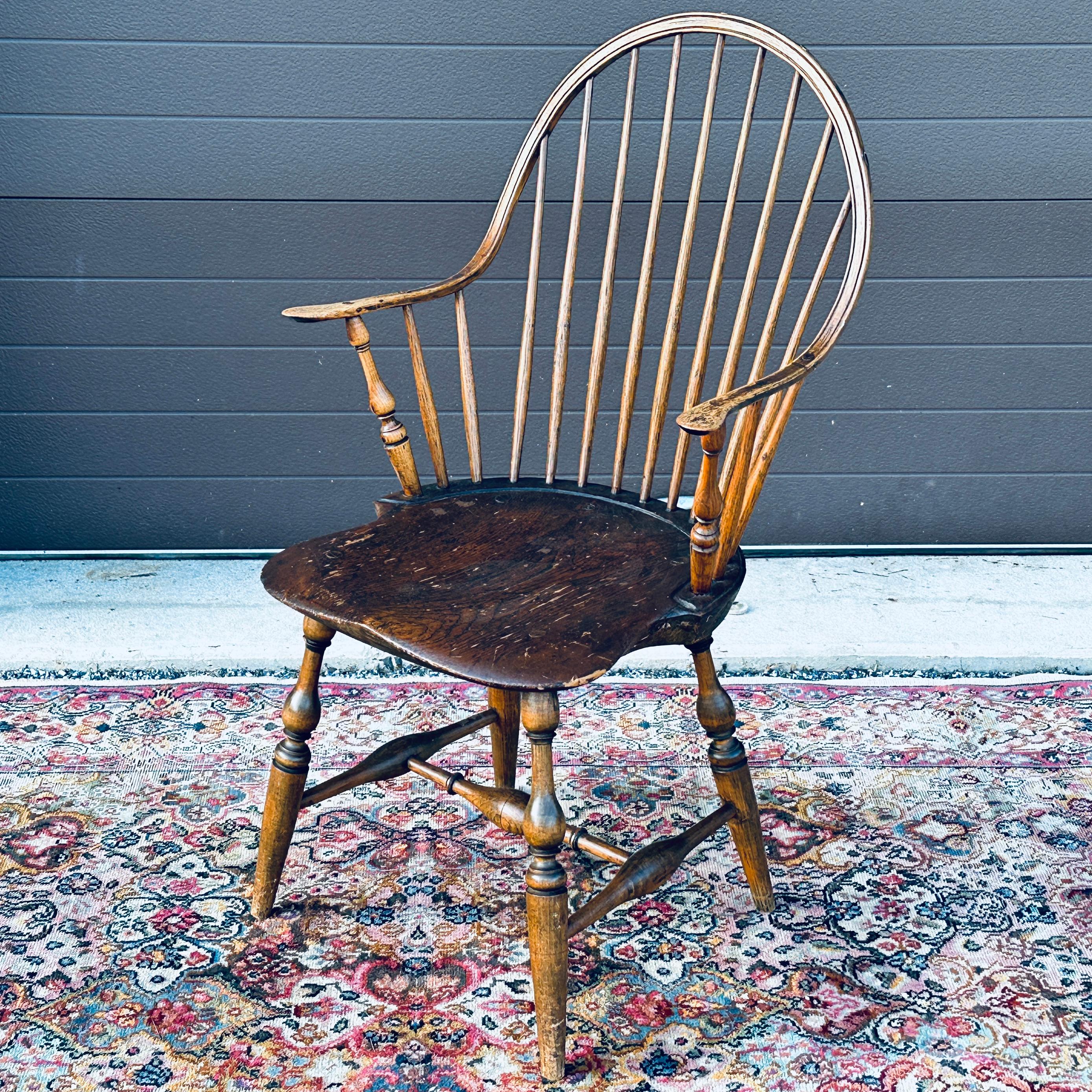 18th Century American Antique Continuous Arm Windsor Chair 3