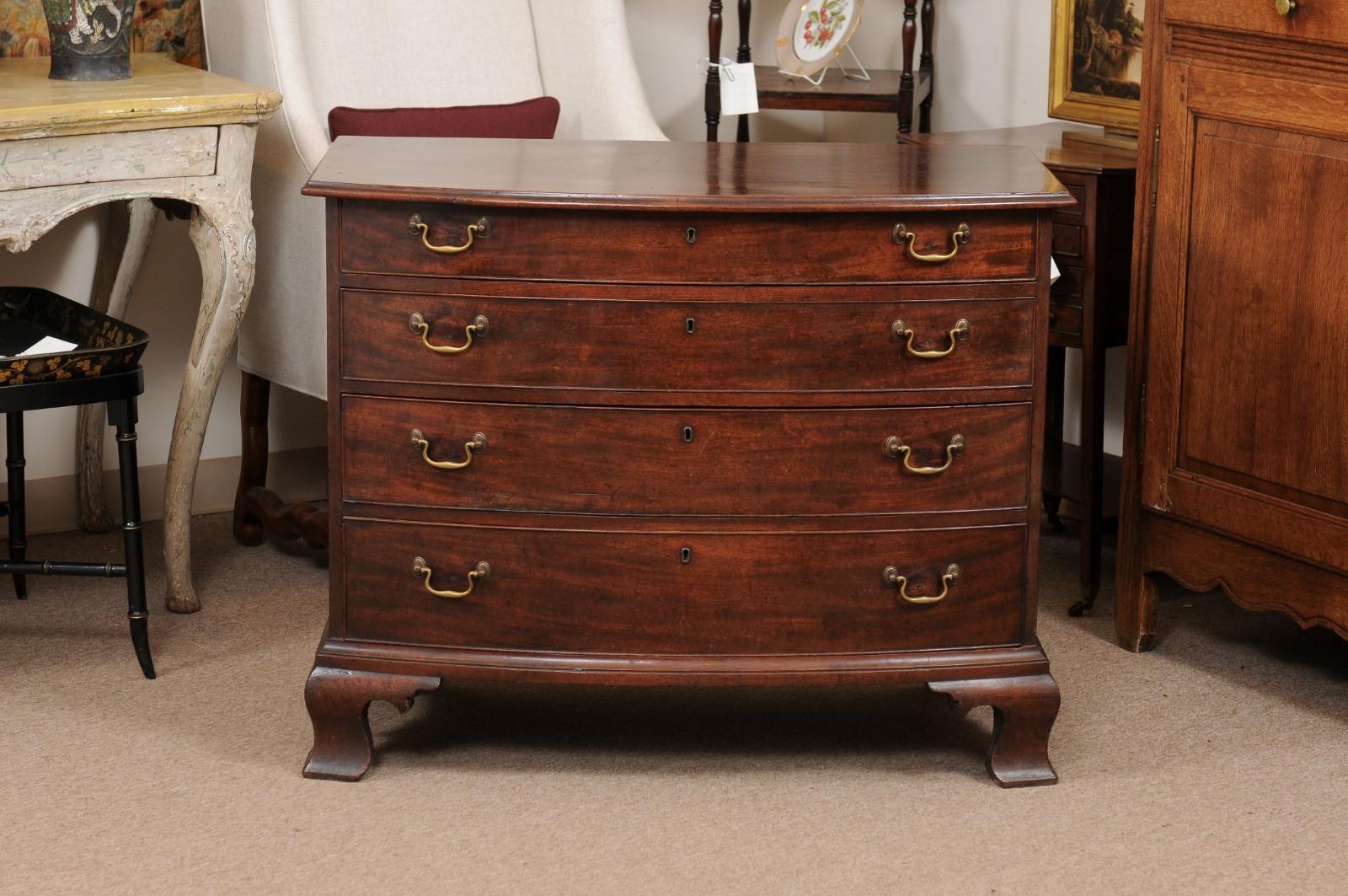 18th Century American Bowfront Chest with 4 Graduating Drawers & Ogee Feet For Sale 5