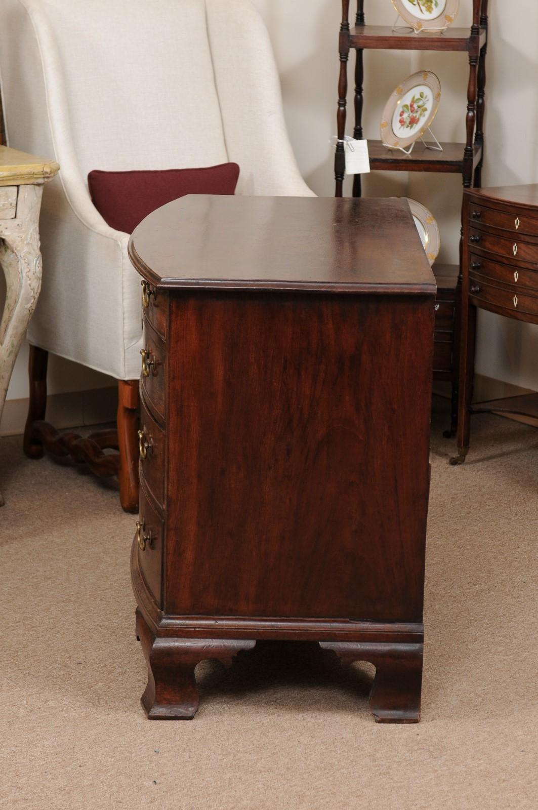 18th Century American Bowfront Chest with 4 Graduating Drawers & Ogee Feet For Sale 3