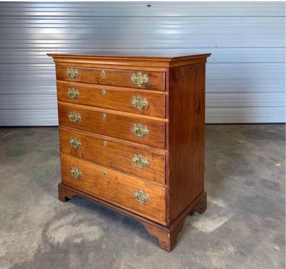Beautiful antique 5 drawer American chippendale chest with unique top inlay. Appears nearly all original with a beautiful size and form.