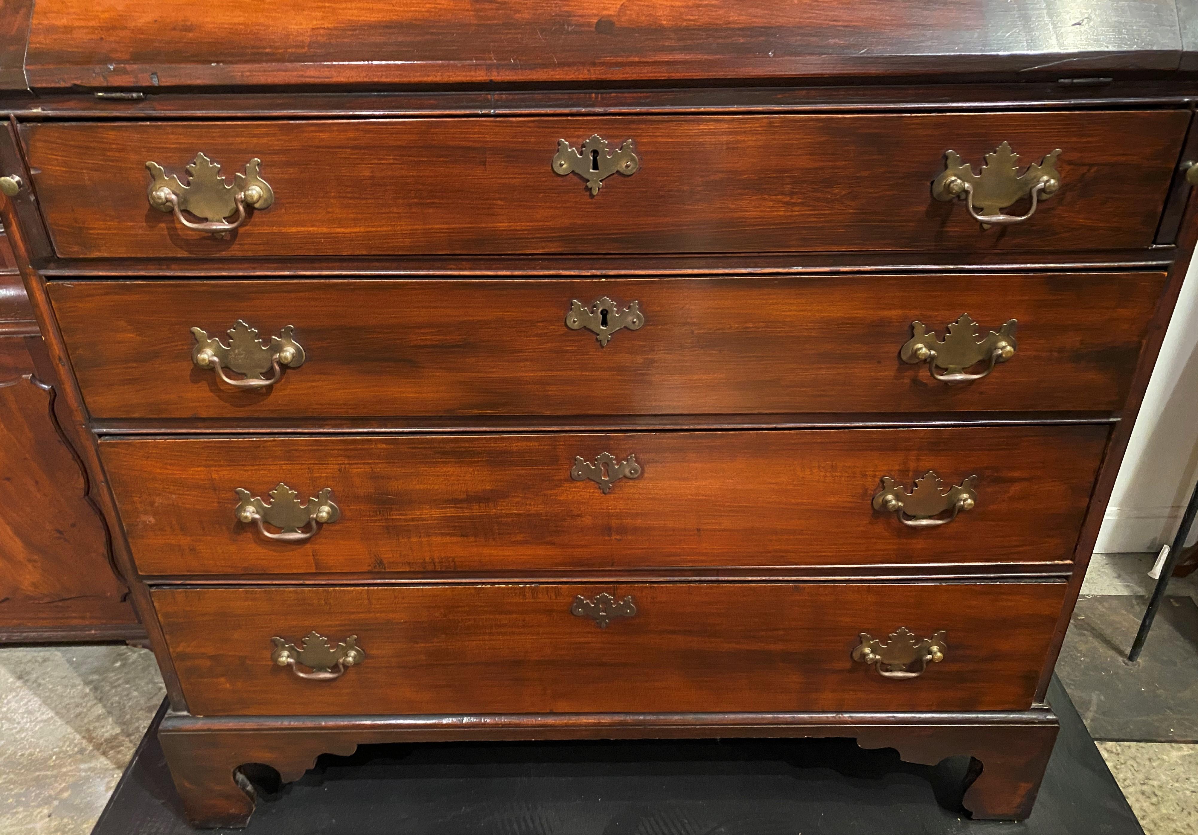 18th Century American Chippendale Maple Slant Front Desk In Good Condition In Milford, NH