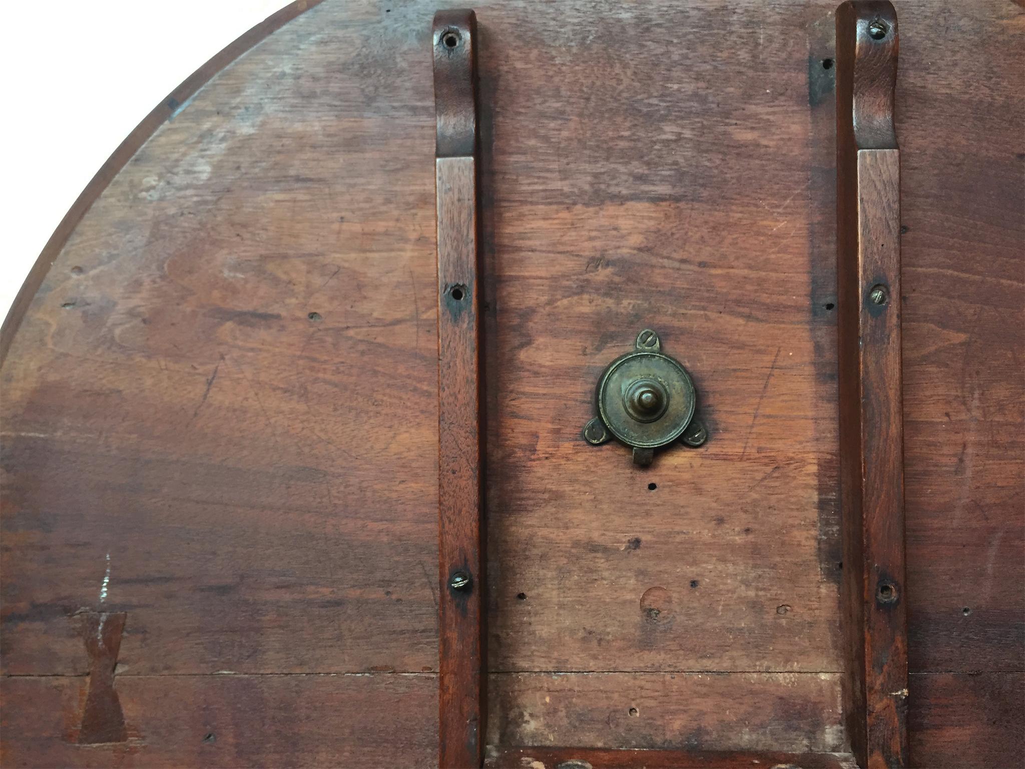 18th Century American Chippendale Tilt-Top Tea Table 3