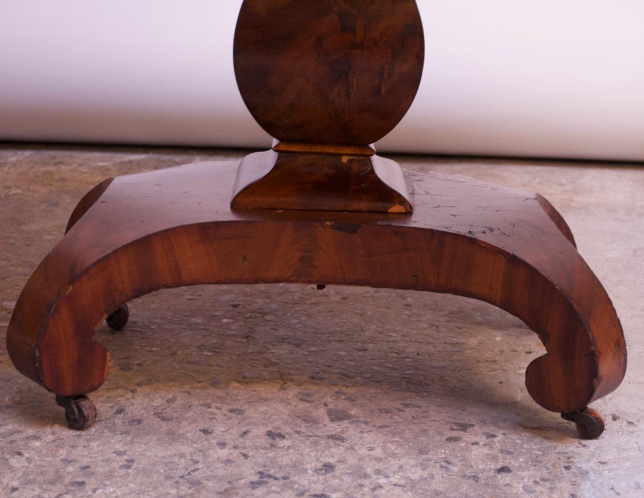 18th Century American Empire Mahogany Parlor / Game Table with Flip Top 14