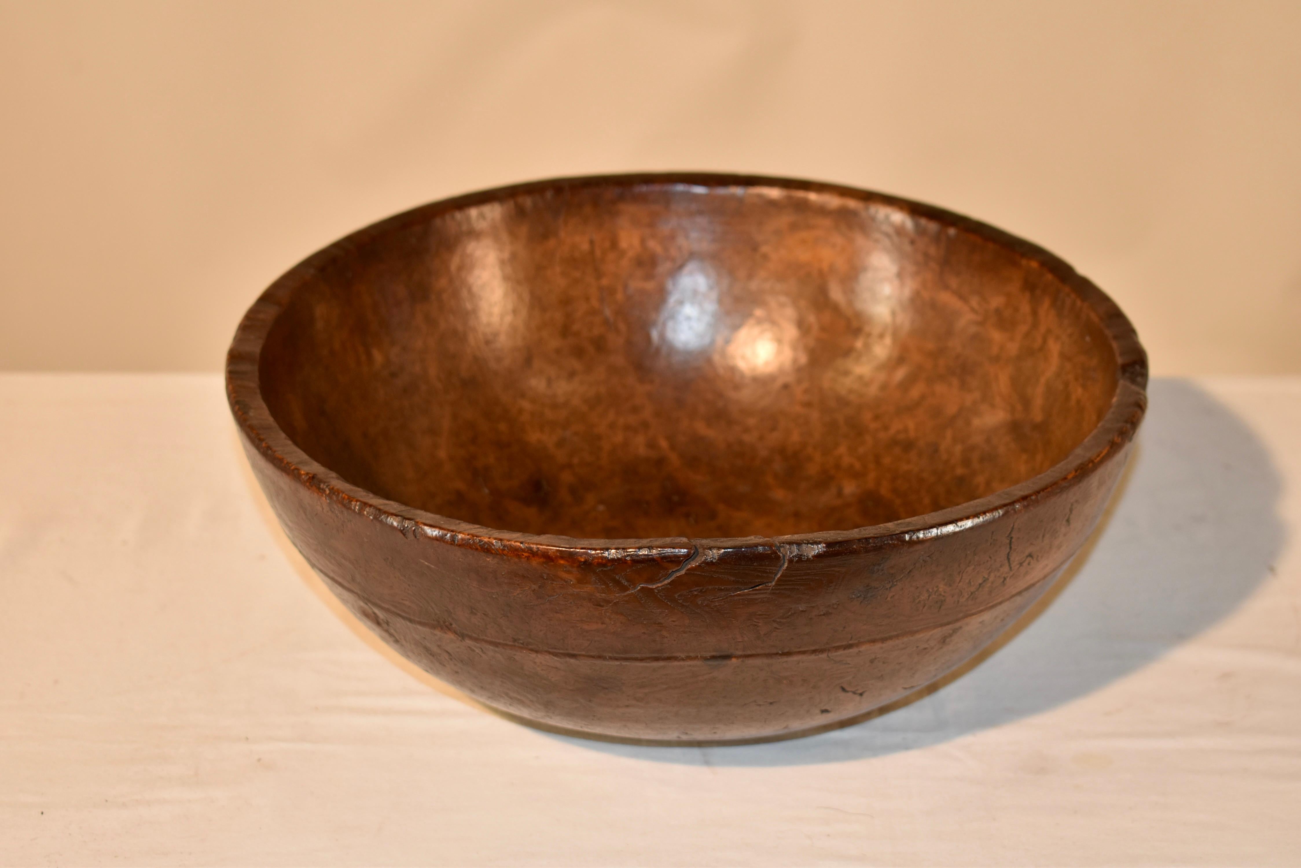 18th Century American Hand Turned Burl Bowl In Good Condition For Sale In High Point, NC