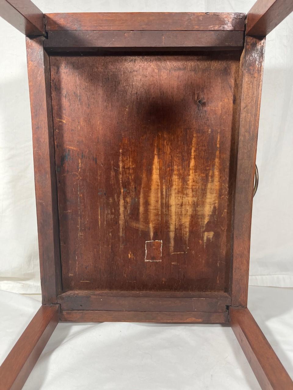 18th Century American Hepplewhite Federal Style Mahogany Side Table For Sale 11