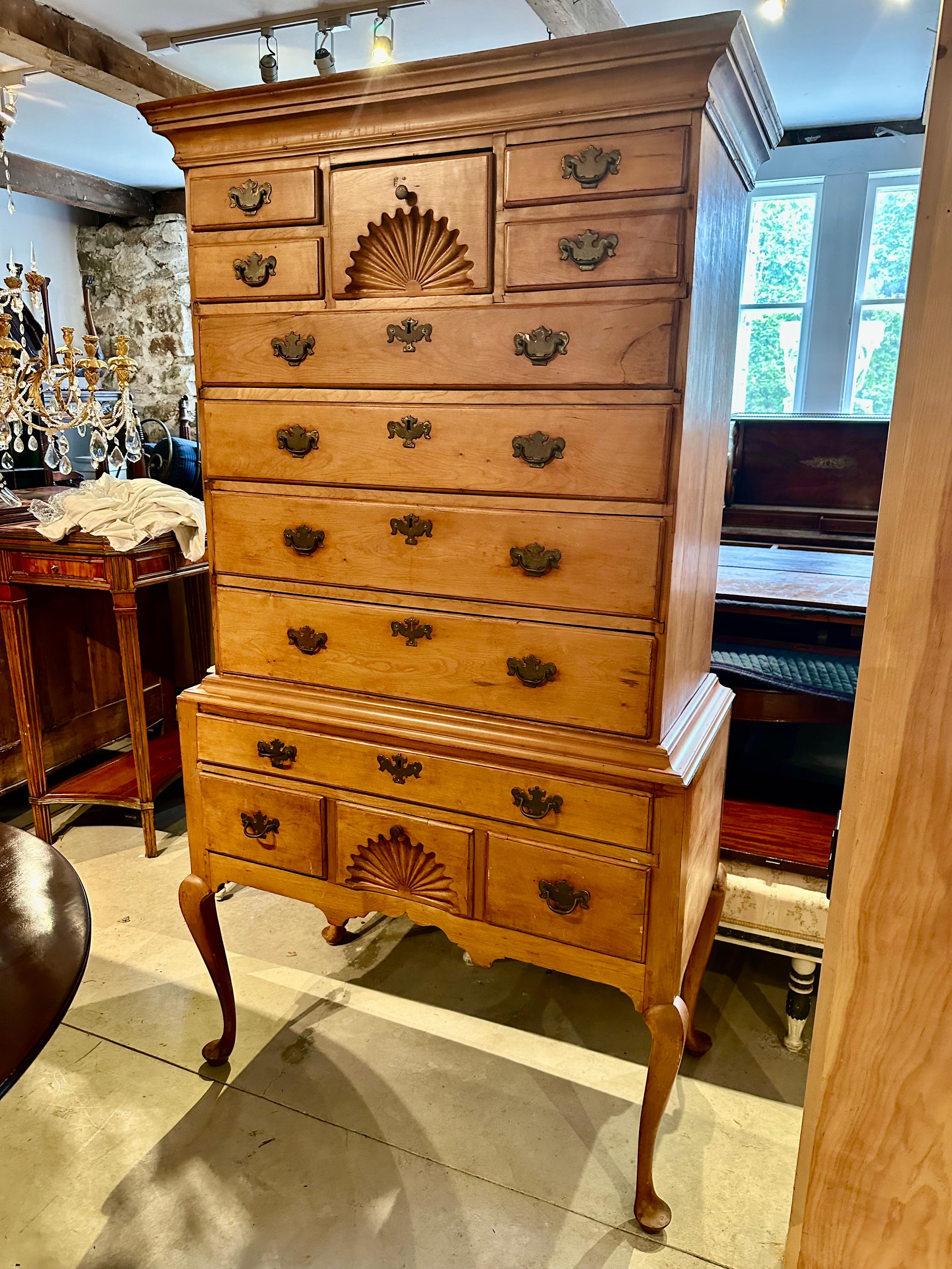 Amerikanischer Queen Anne Kirsche Highboy aus dem 18. im Zustand „Gut“ im Angebot in Essex, MA