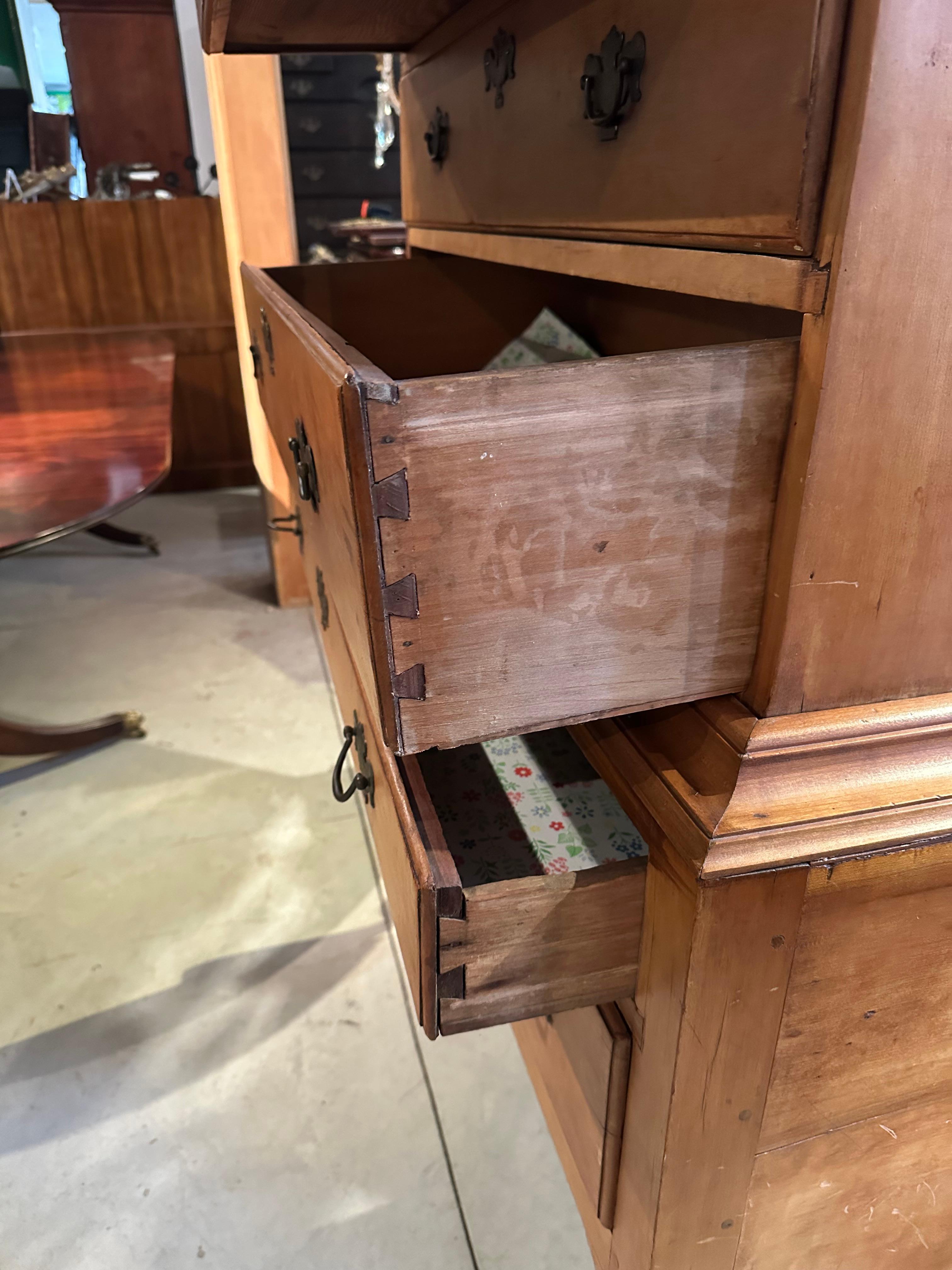 Amerikanischer Queen Anne Kirsche Highboy aus dem 18. im Angebot 3