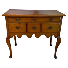 Mesa baja americana de cerezo Queen Anne del siglo XVIII