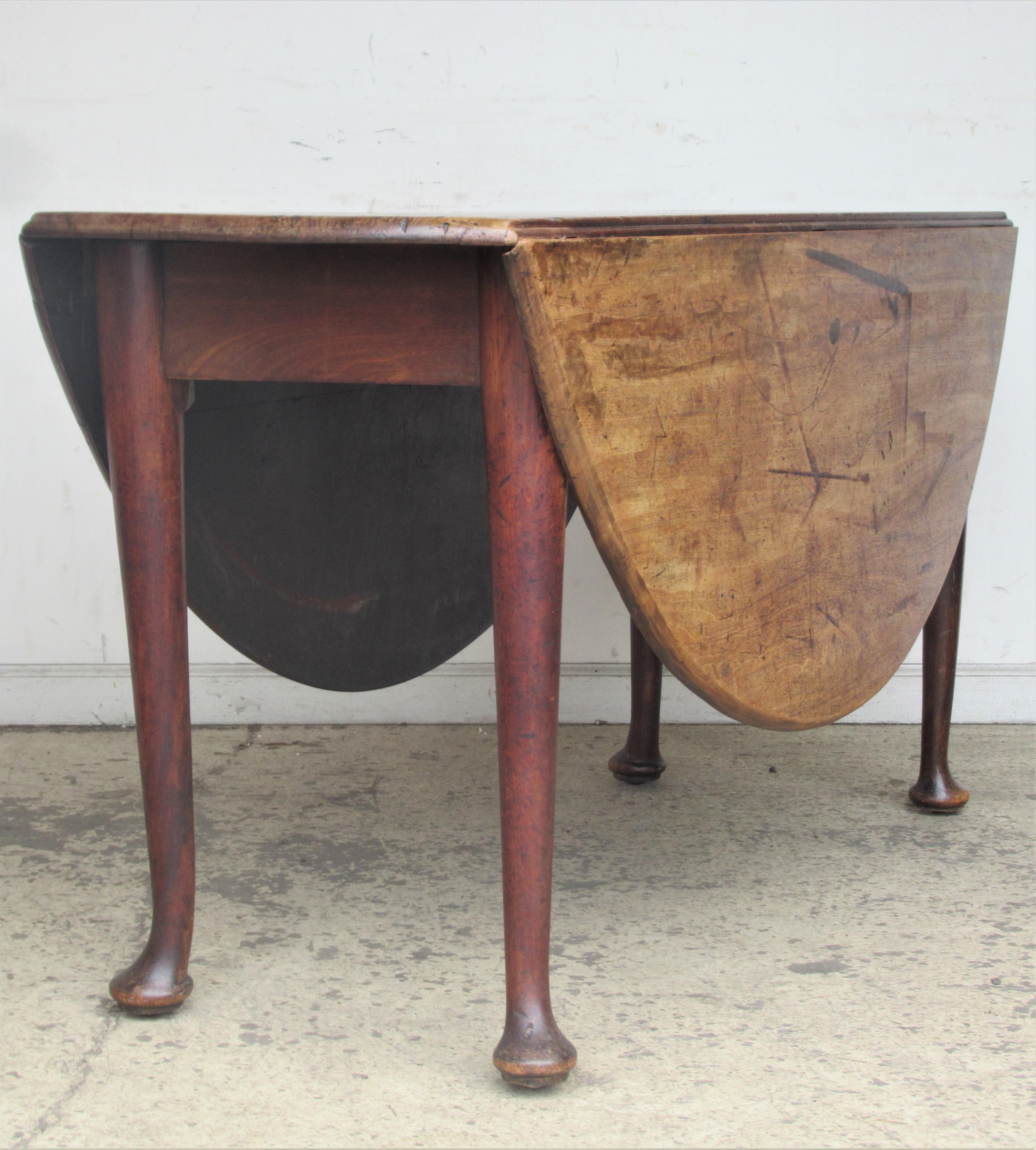 18th Century American Queen Anne Drop-Leaf Table 7