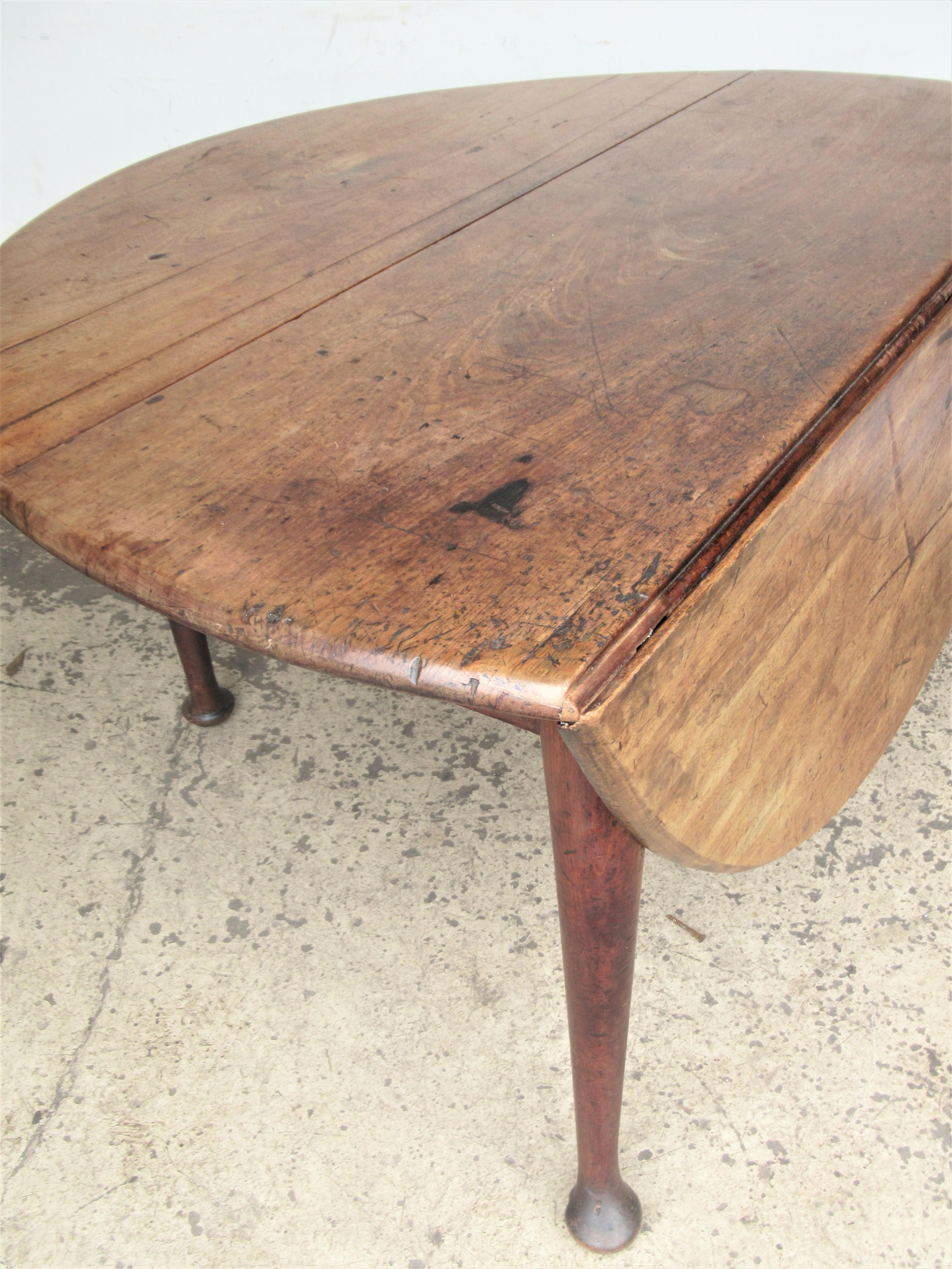 18th Century American Queen Anne Drop-Leaf Table 10