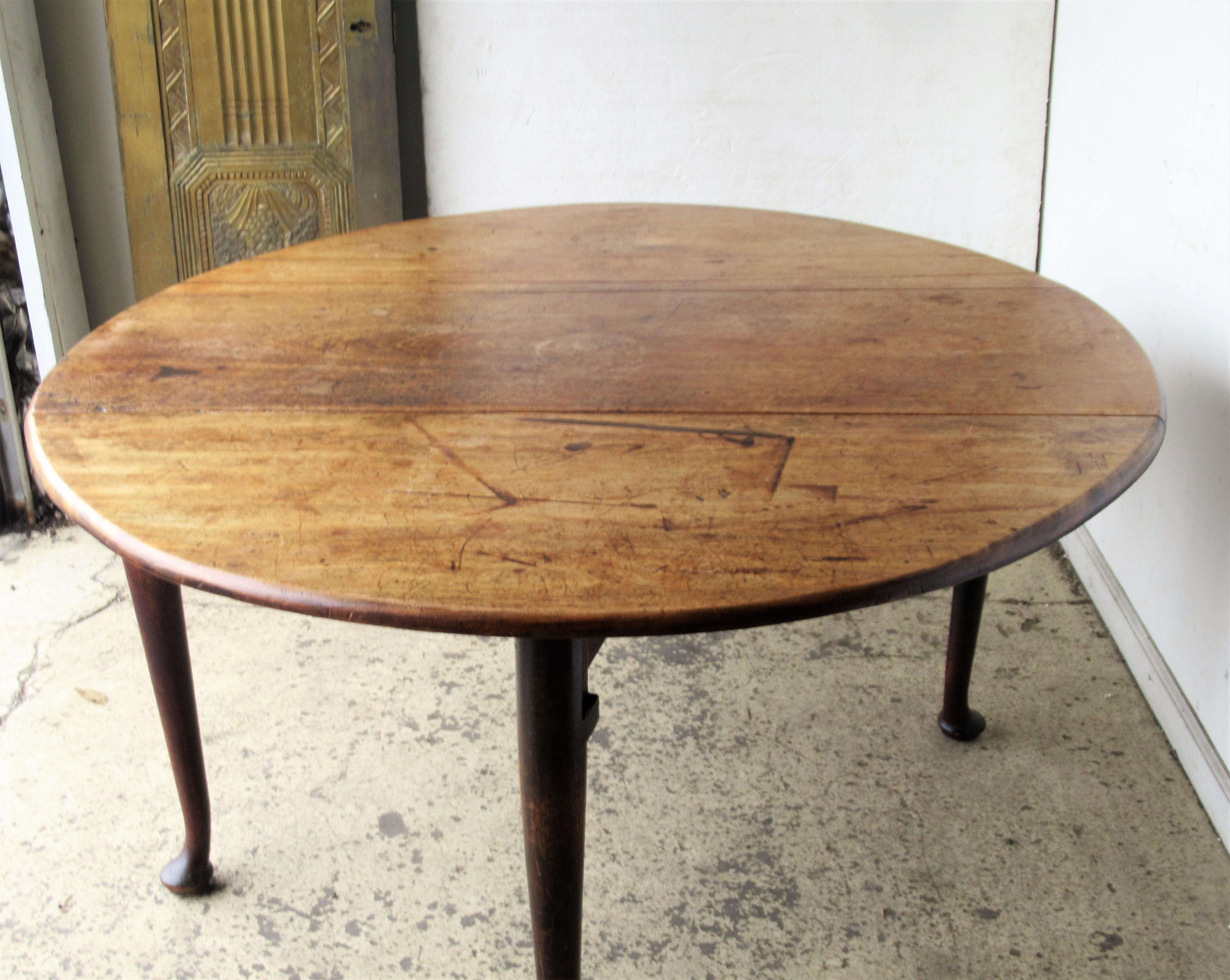 18th Century American Queen Anne Drop-Leaf Table 14