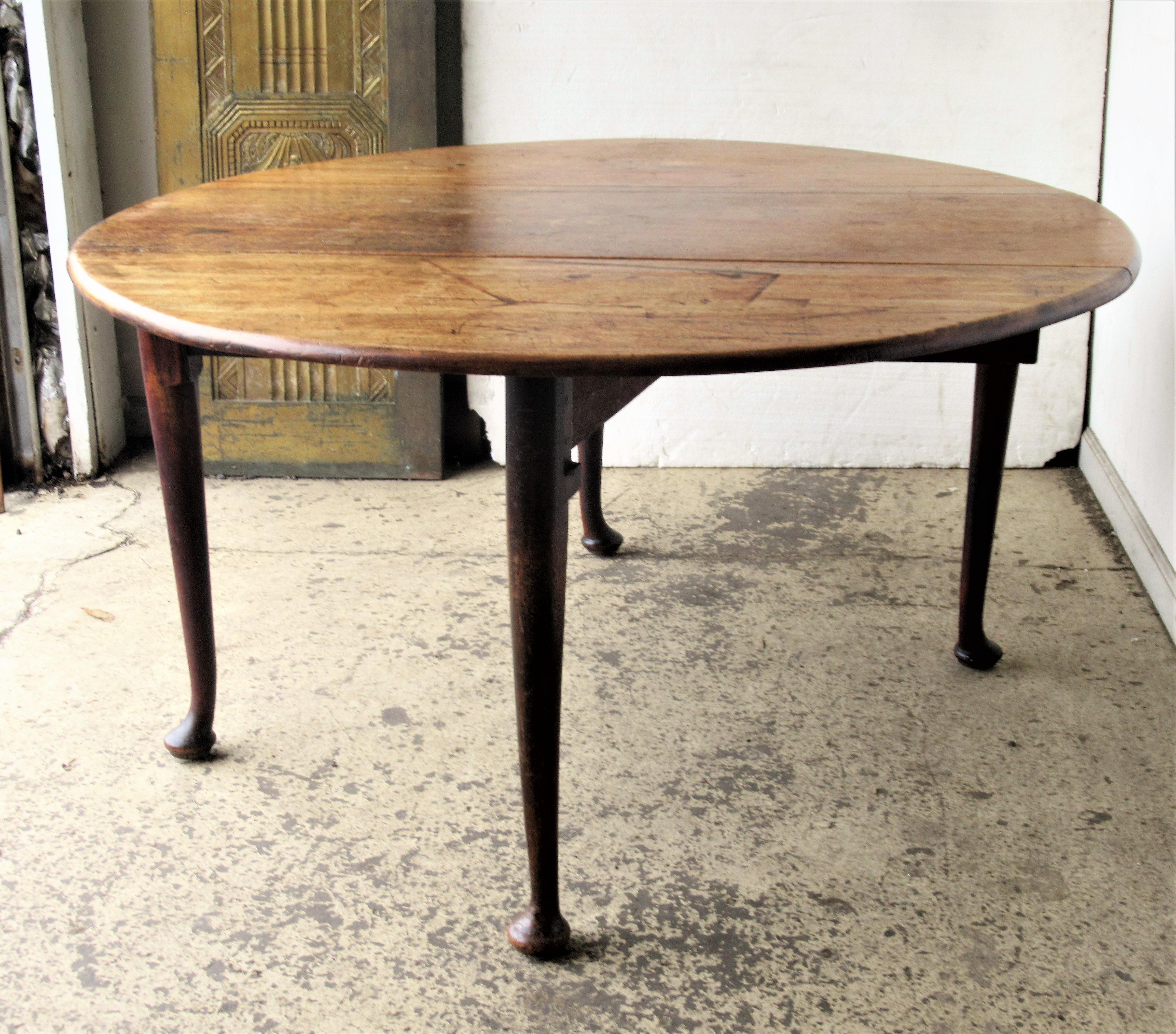 18th Century American Queen Anne Drop-Leaf Table 15