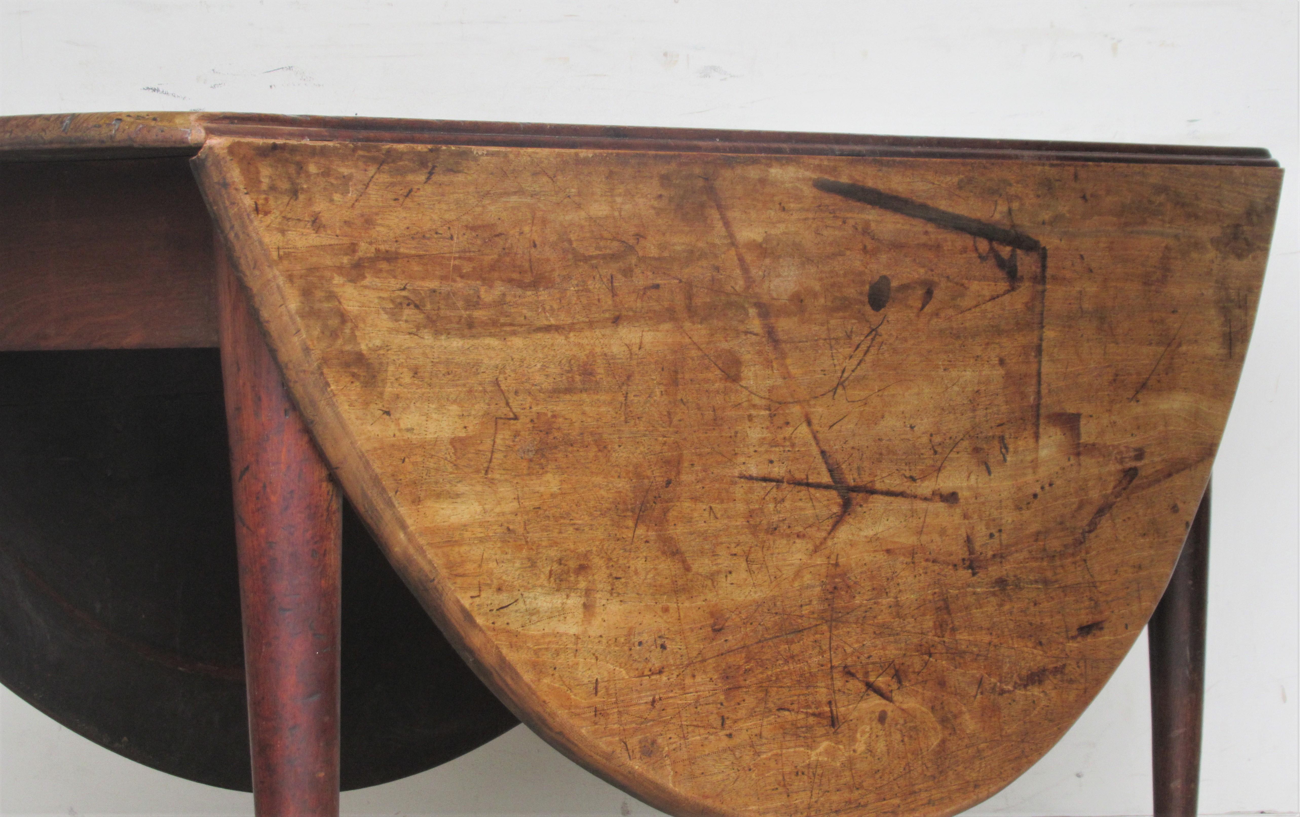 18th Century American Queen Anne Drop-Leaf Table 2