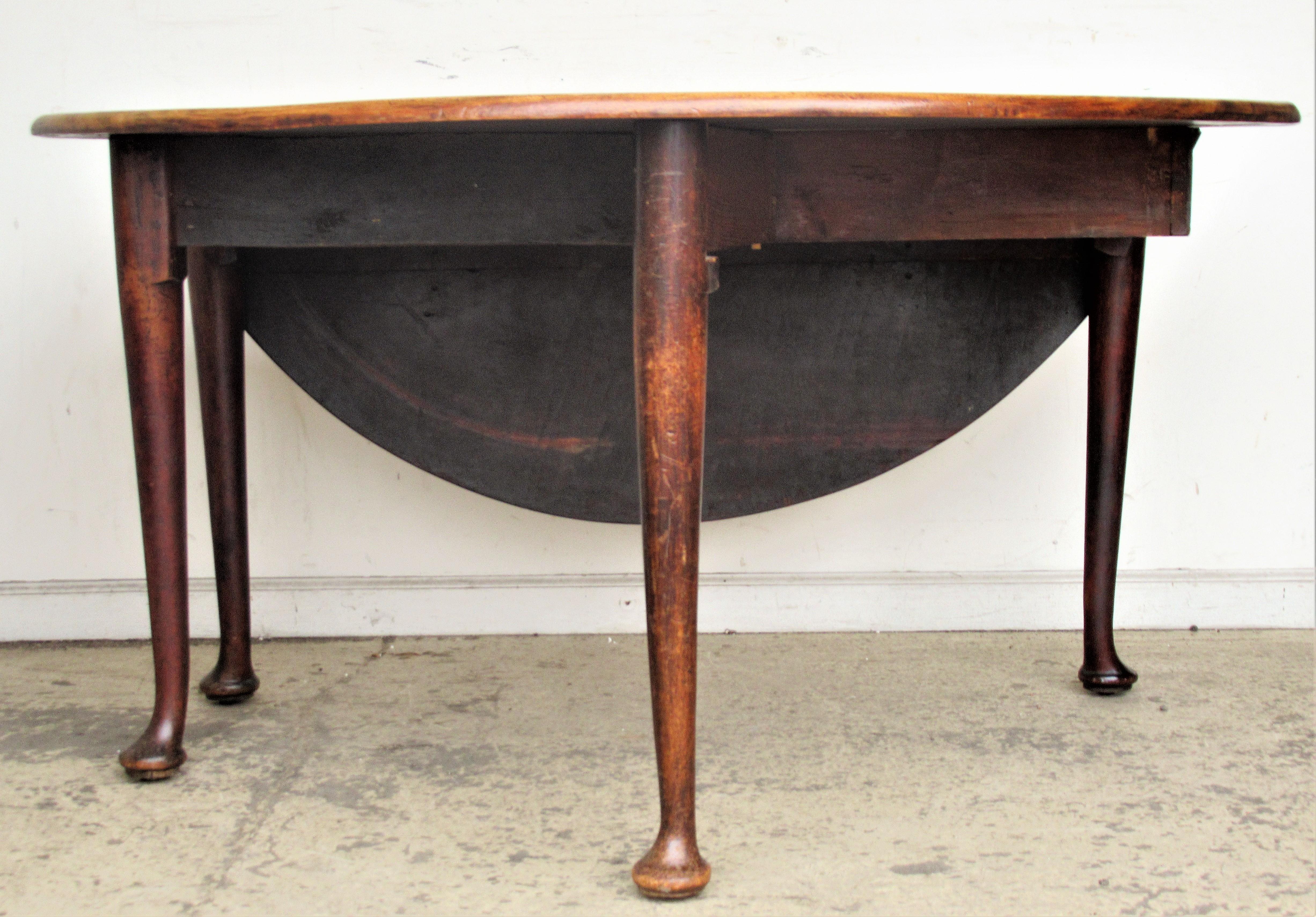 18th Century American Queen Anne Drop-Leaf Table 4