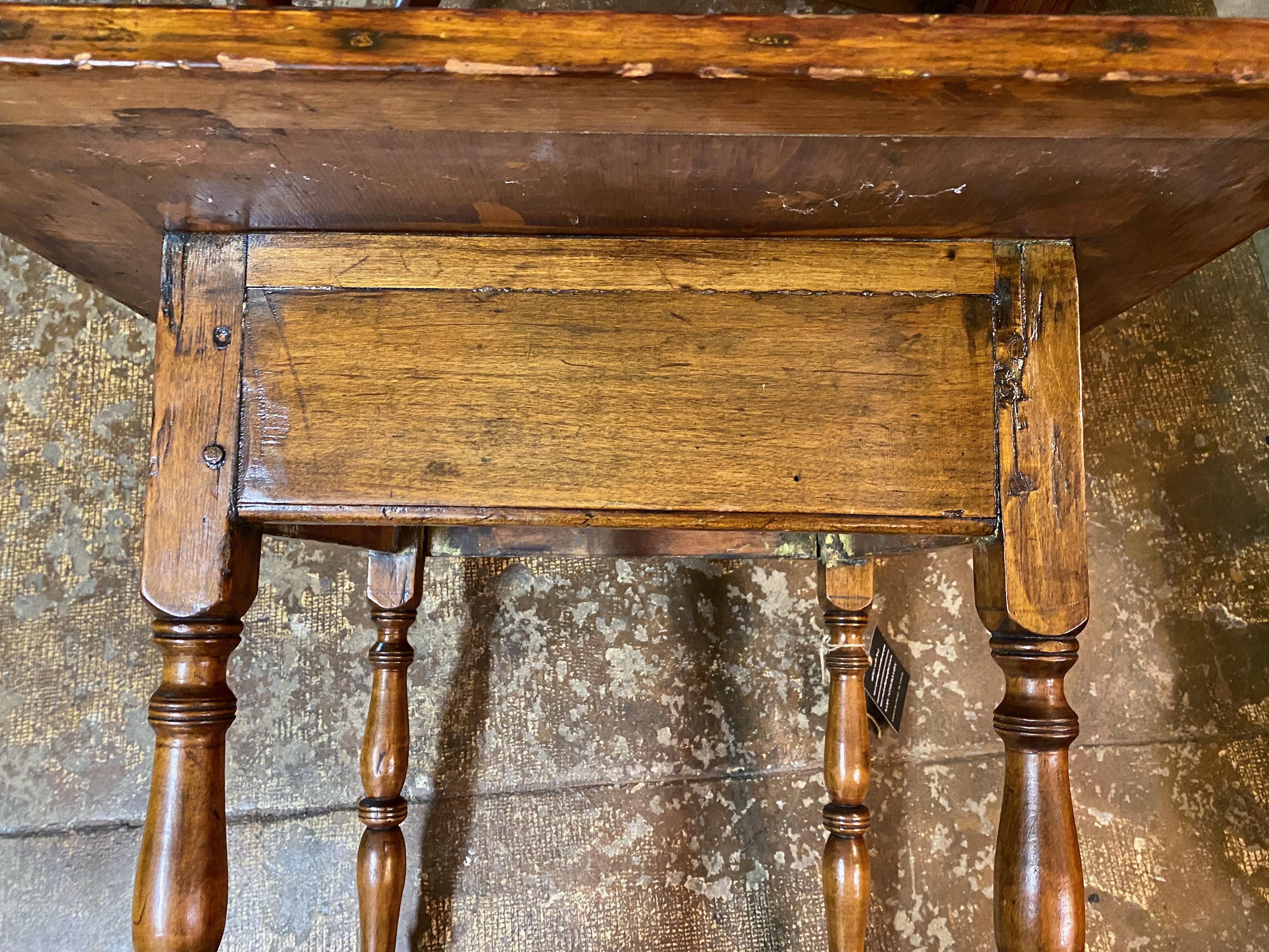 American Colonial 18th Century American Tavern Table For Sale