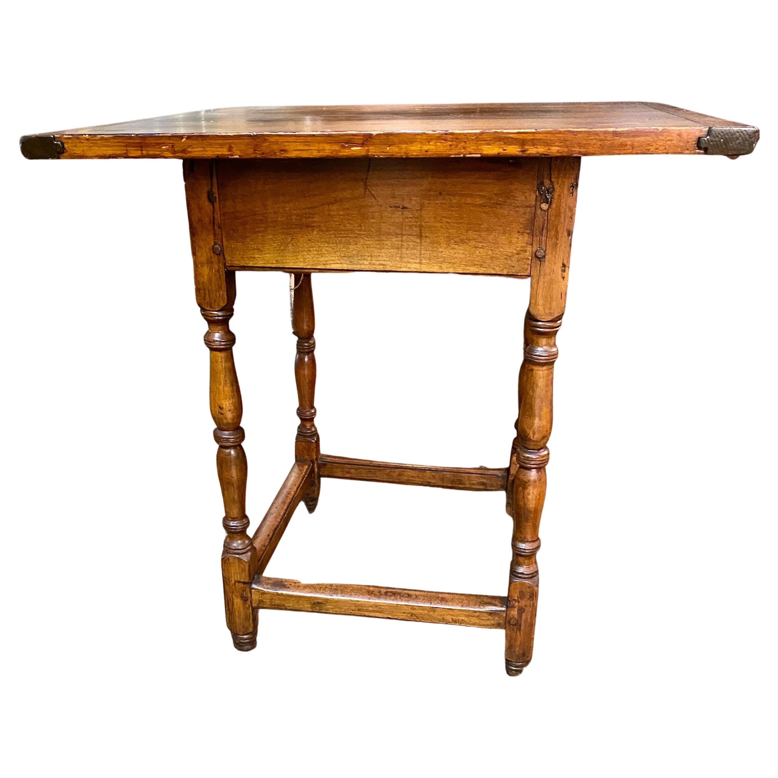 18th Century American Tavern Table For Sale