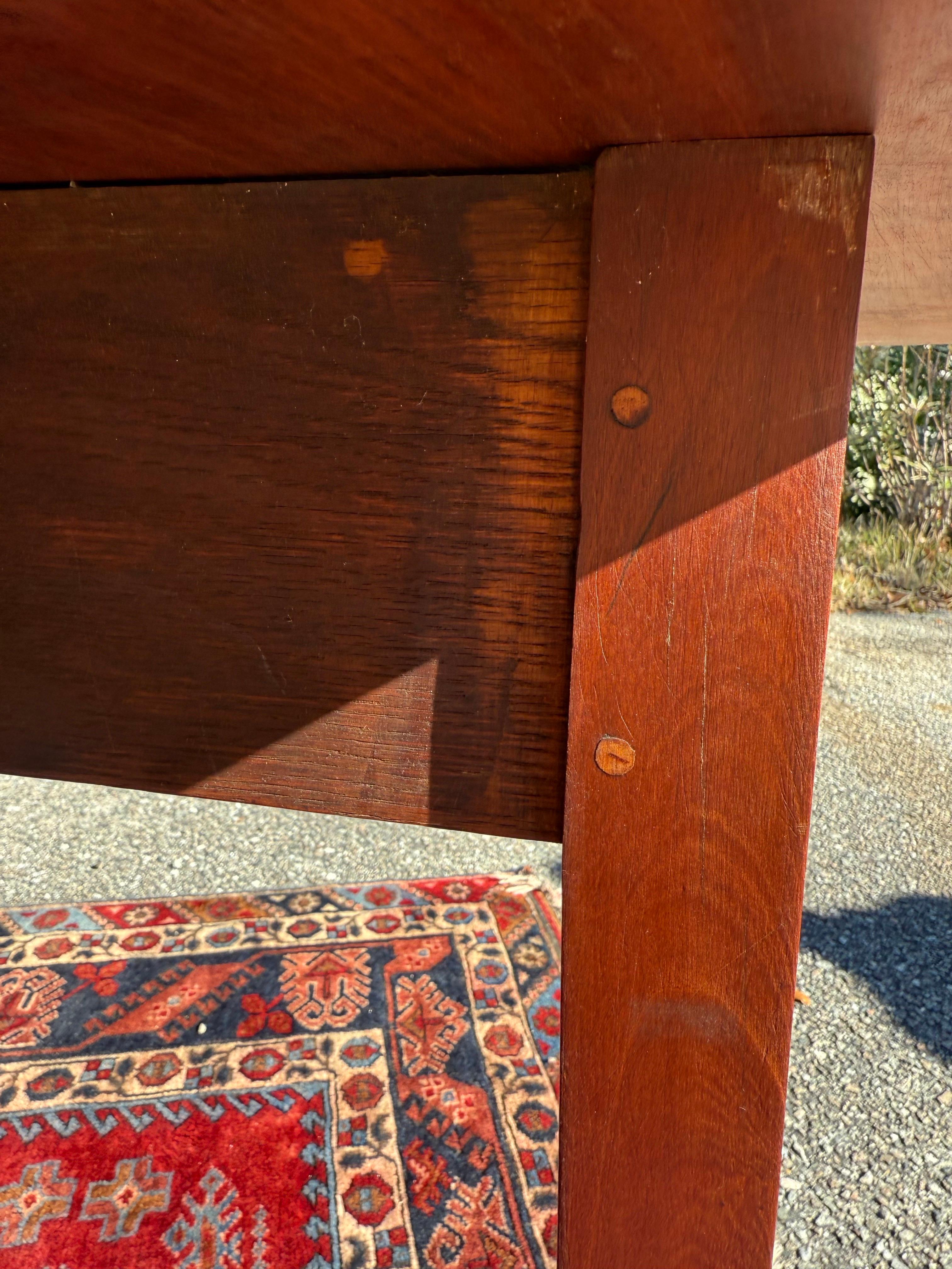 Table à abattant en noyer américain du XVIIIe siècle en vente 6
