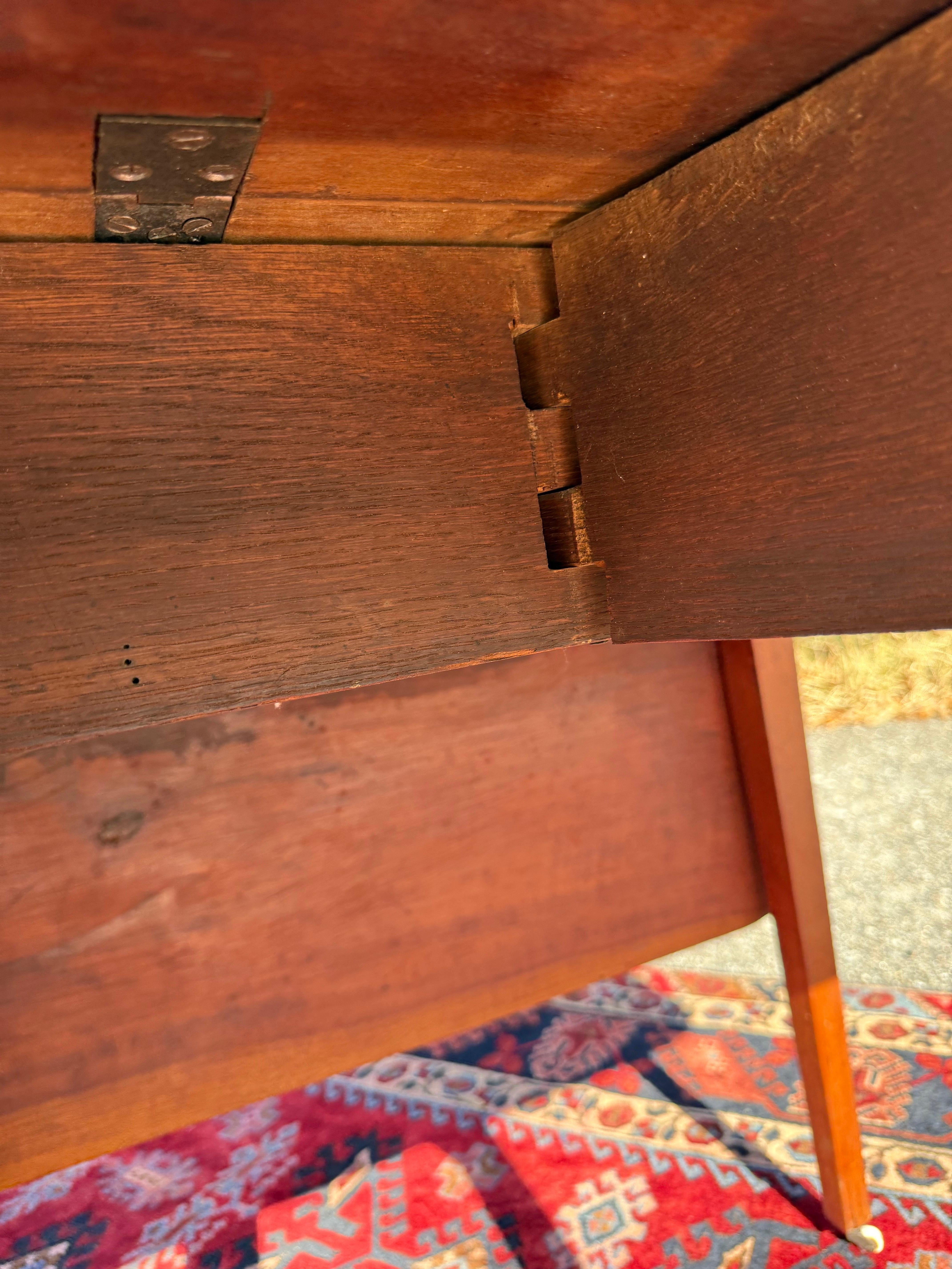 Table à abattant en noyer américain du XVIIIe siècle en vente 8